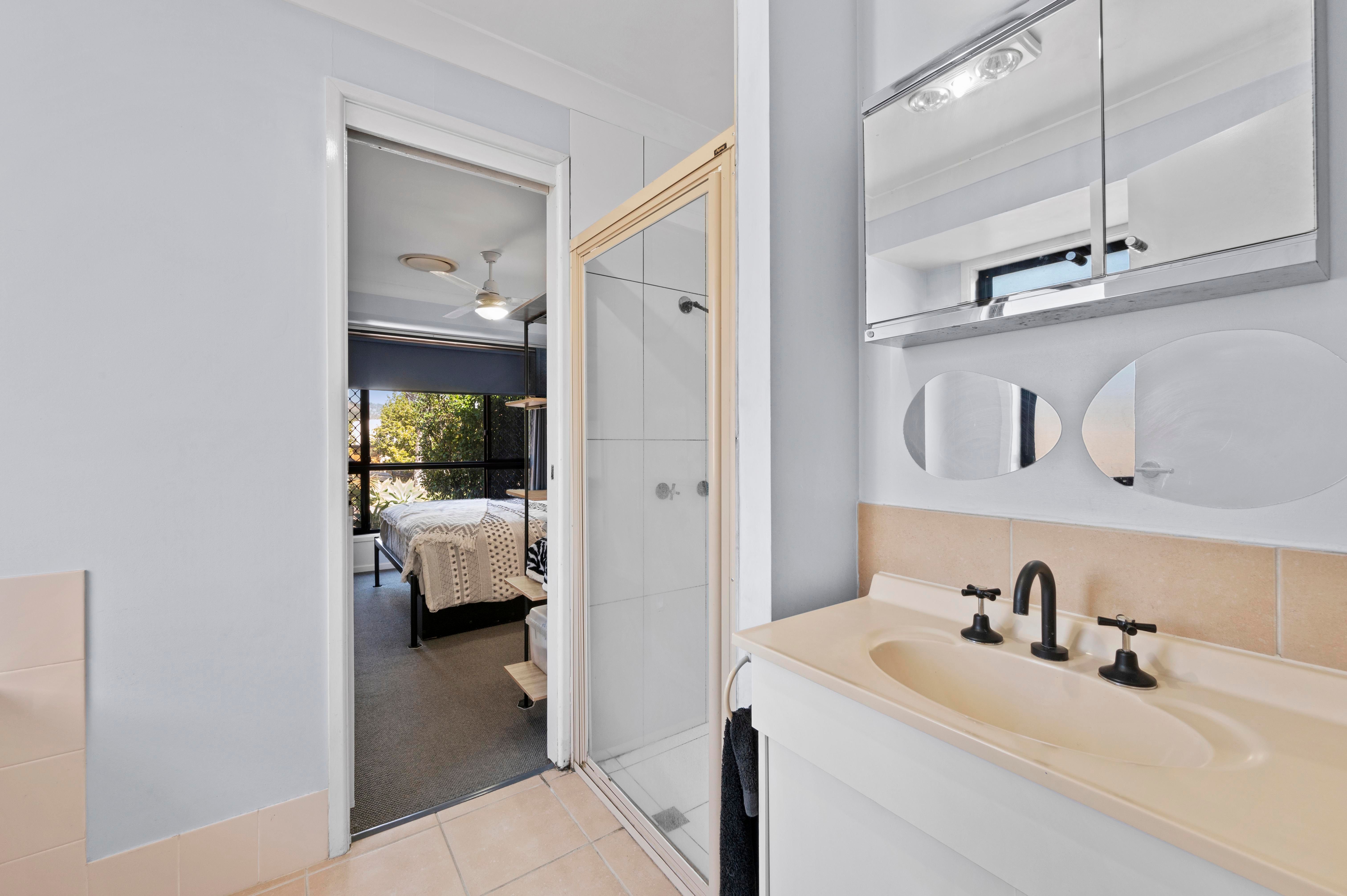 18-20 Comet Court — photo 14 of 21