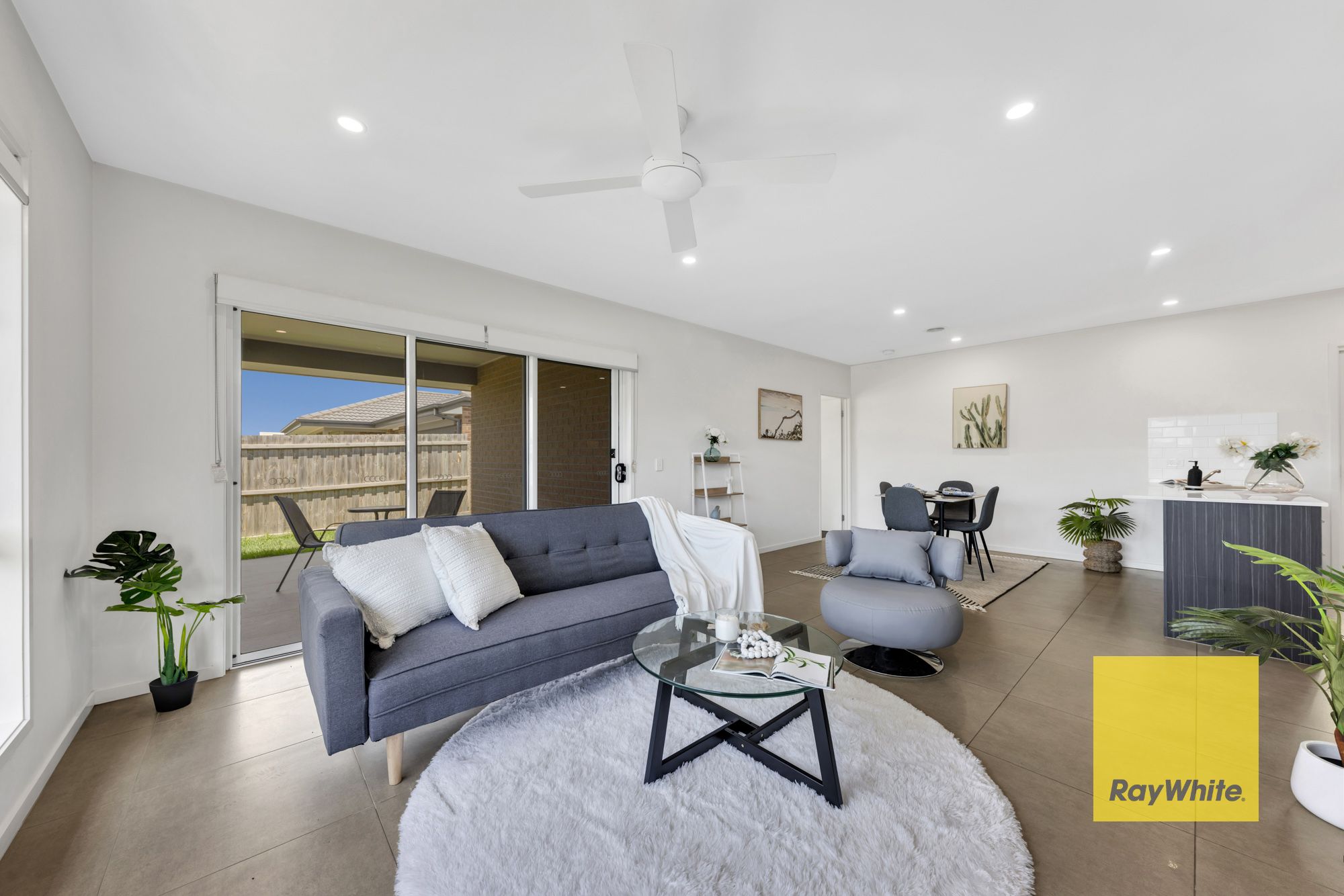 2215 Warralily Boulevard, Armstrong Creek, VIC 3217