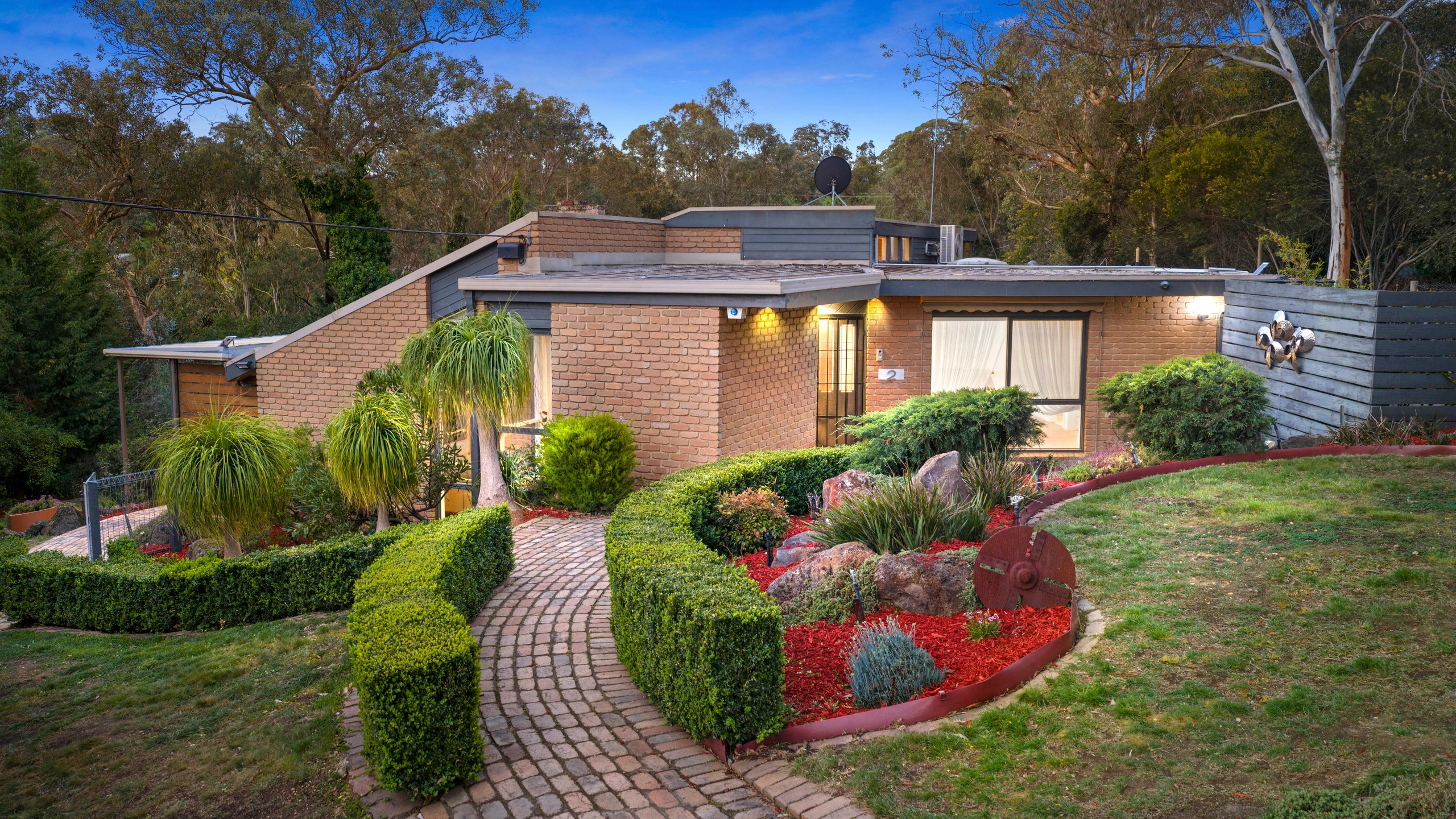 2 Huntingfield Court, Eltham, VIC 3095