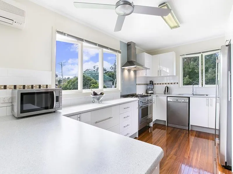 29 Otaki Road, Yeronga