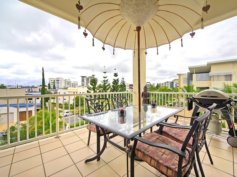 30/1 Riverwalk Avenue, Robina, QLD 4226