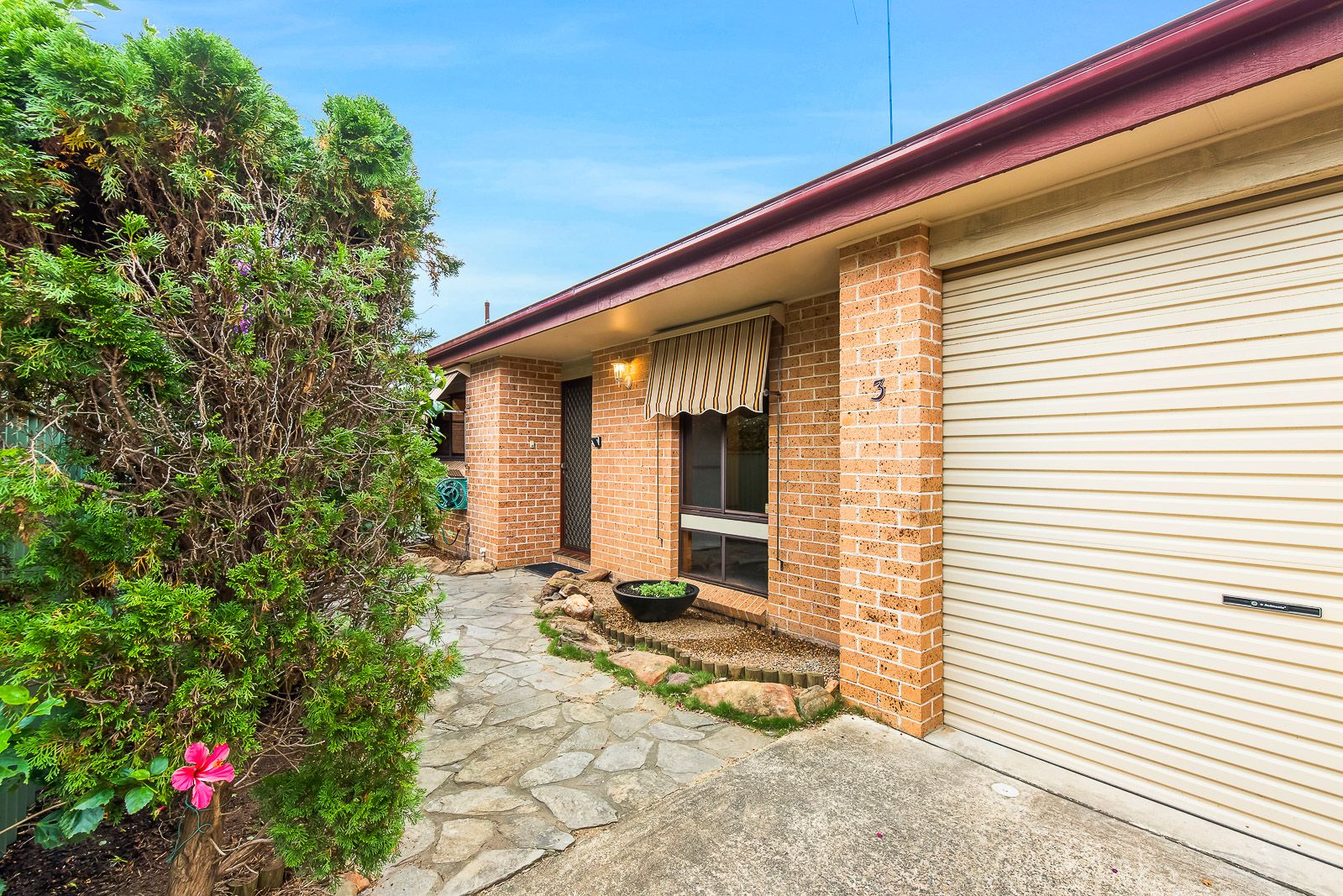 3/9-11 Oakland Avenue — photo from Ray White Baulkham Hills