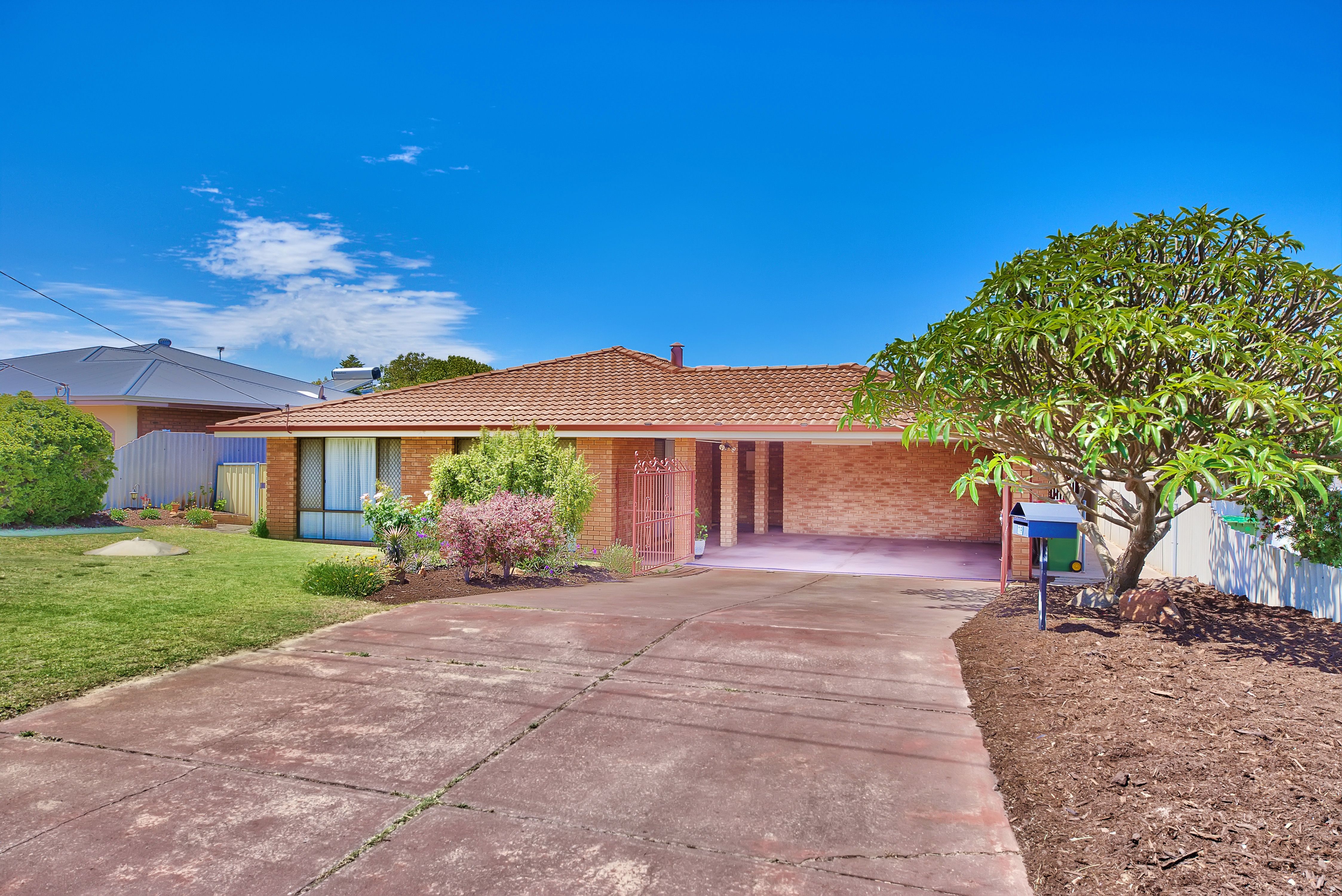 19 Ivanac Place, Morley, WA 6062
