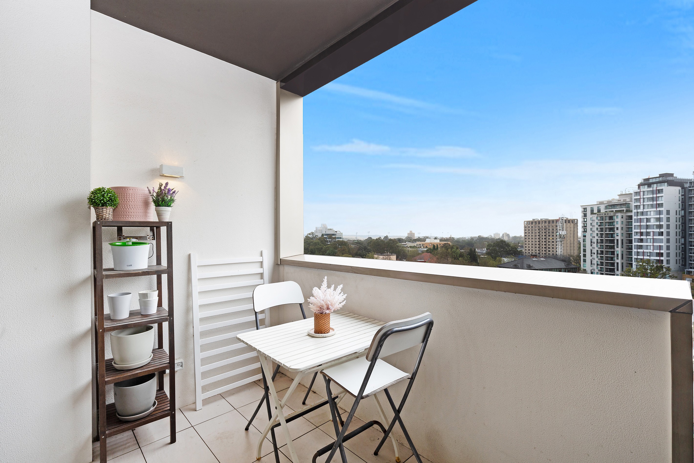 1107/211 Pacific Highway (rear of block), North Sydney, NSW 2060