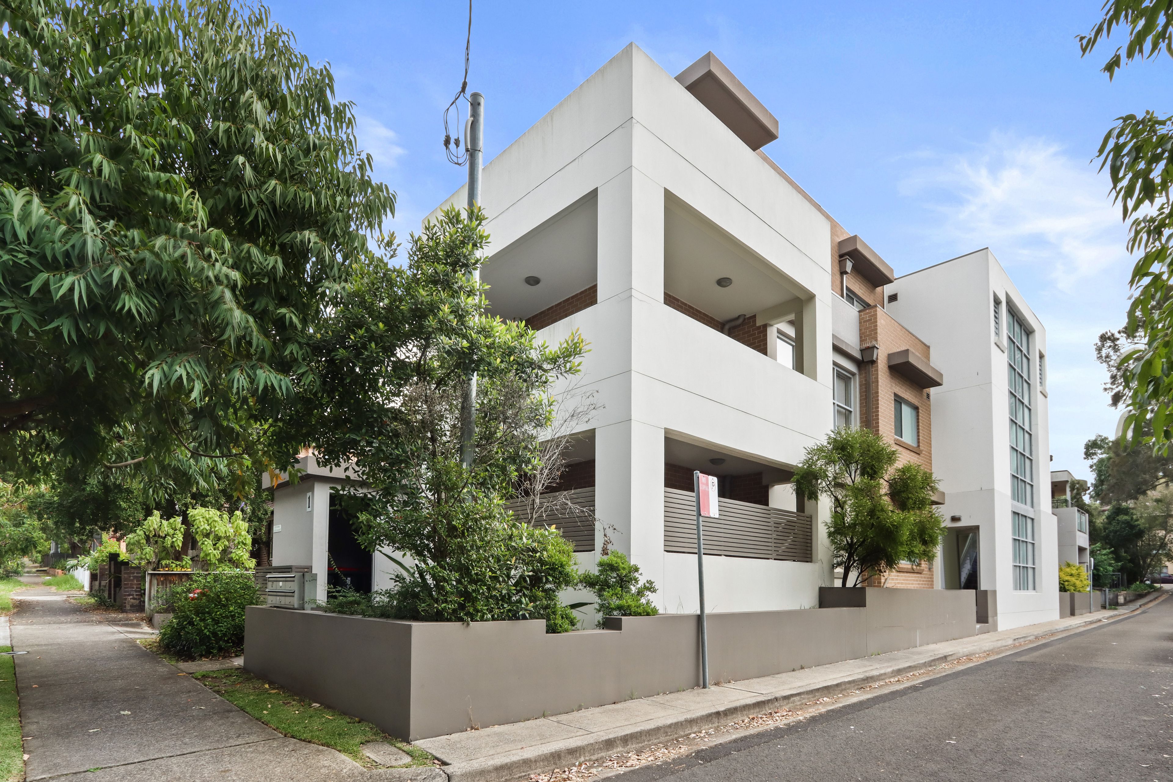 1 Bembridge Street, Carlton NSW 2218