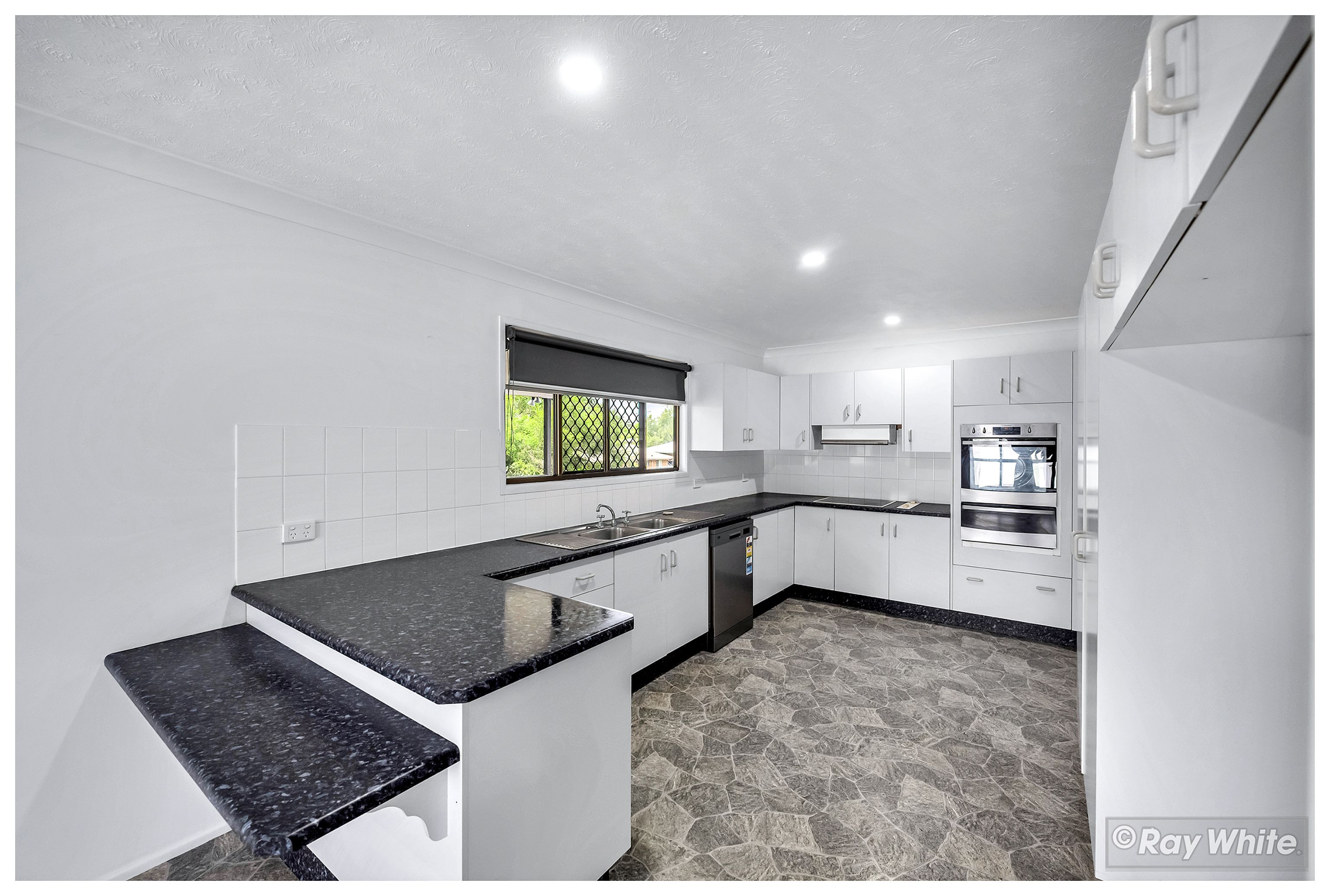 22 Pfitzemaier Street — photo 4 of 29