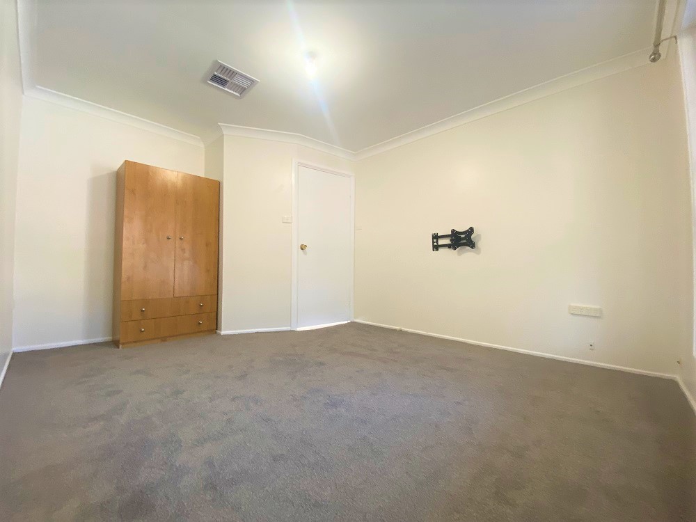 4 Peacock Way, Currans Hill, NSW 2567