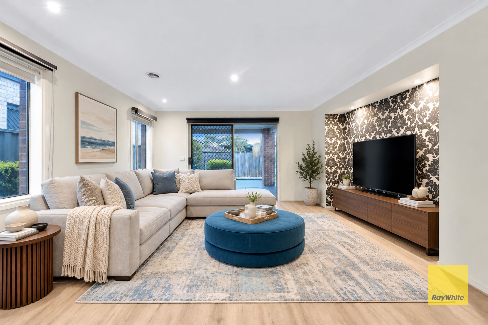 22 Lamington Drive — photo 8 of 18
