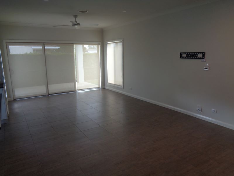 2/410 Street, Deniliquin, NSW 2710 Leased House Ray White