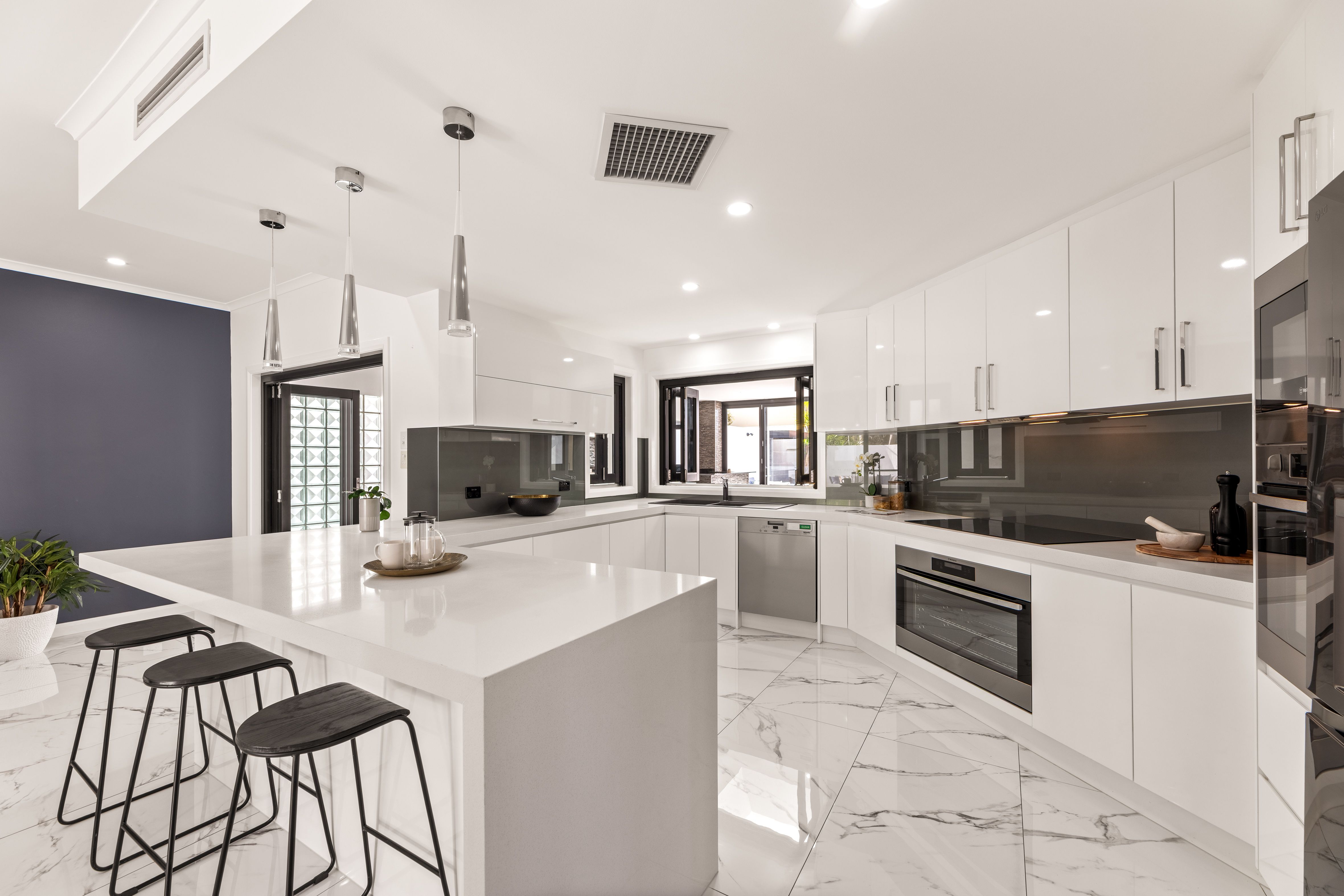 8 Lomandra Place — photo 10 of 27