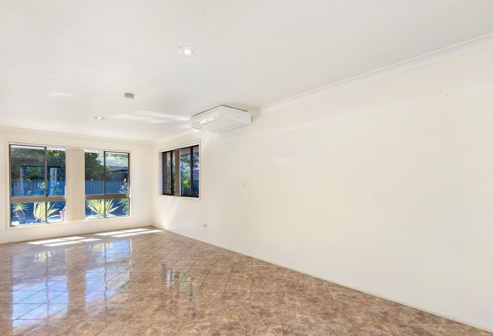 13 Menindee Avenue, Coombabah, QLD 4216