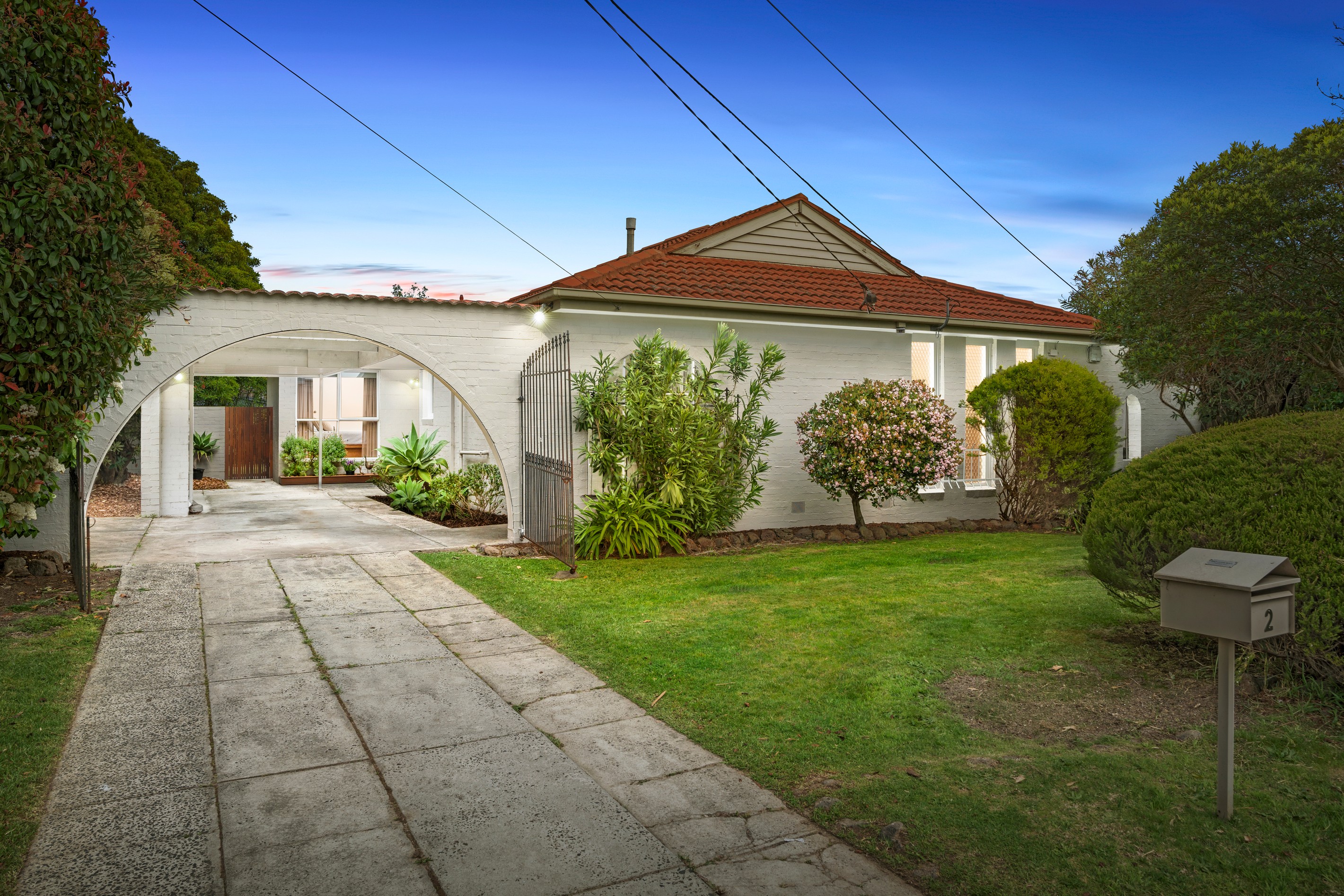 2 Brownlee Crescent, Wheelers Hill, VIC 3150