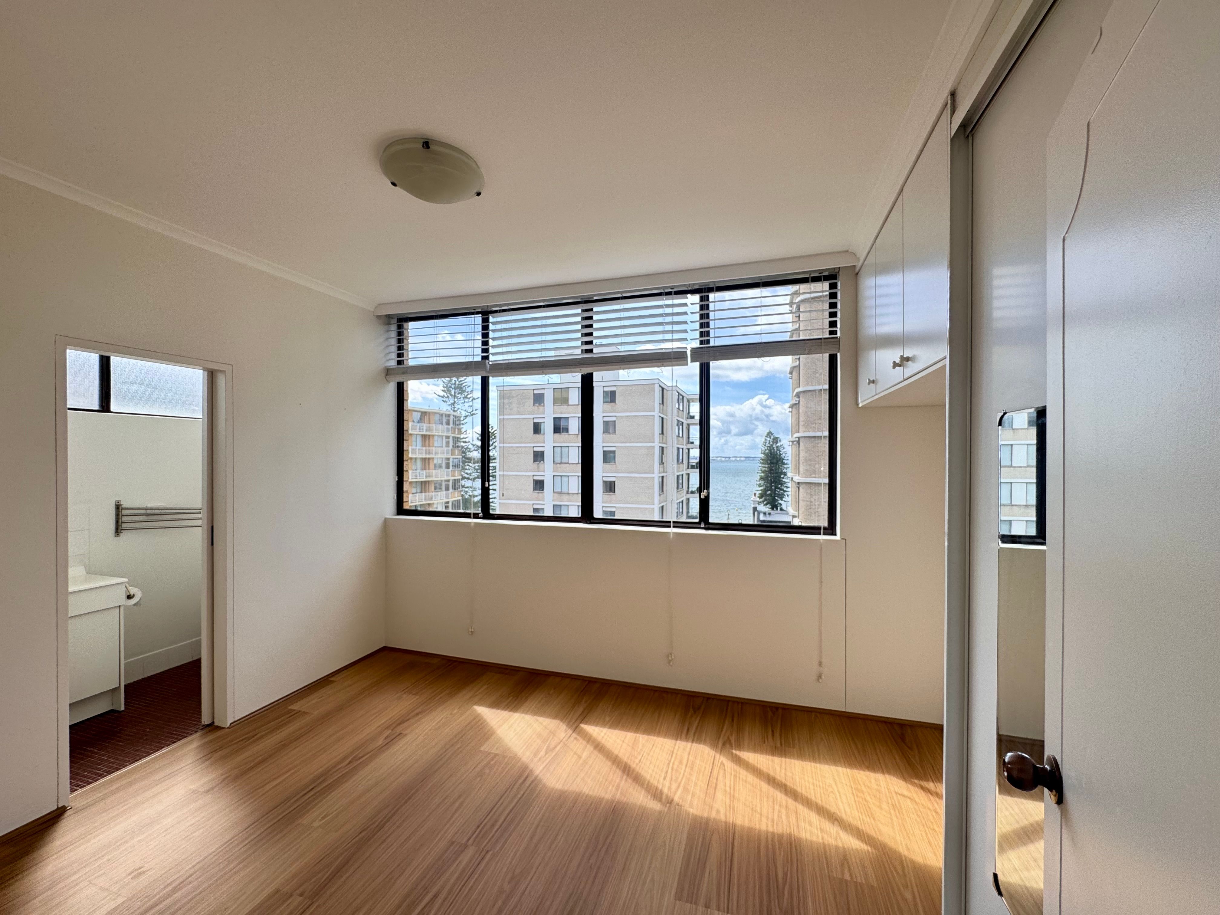 29/3-11 PRINCESS Street — photo 3 of 11