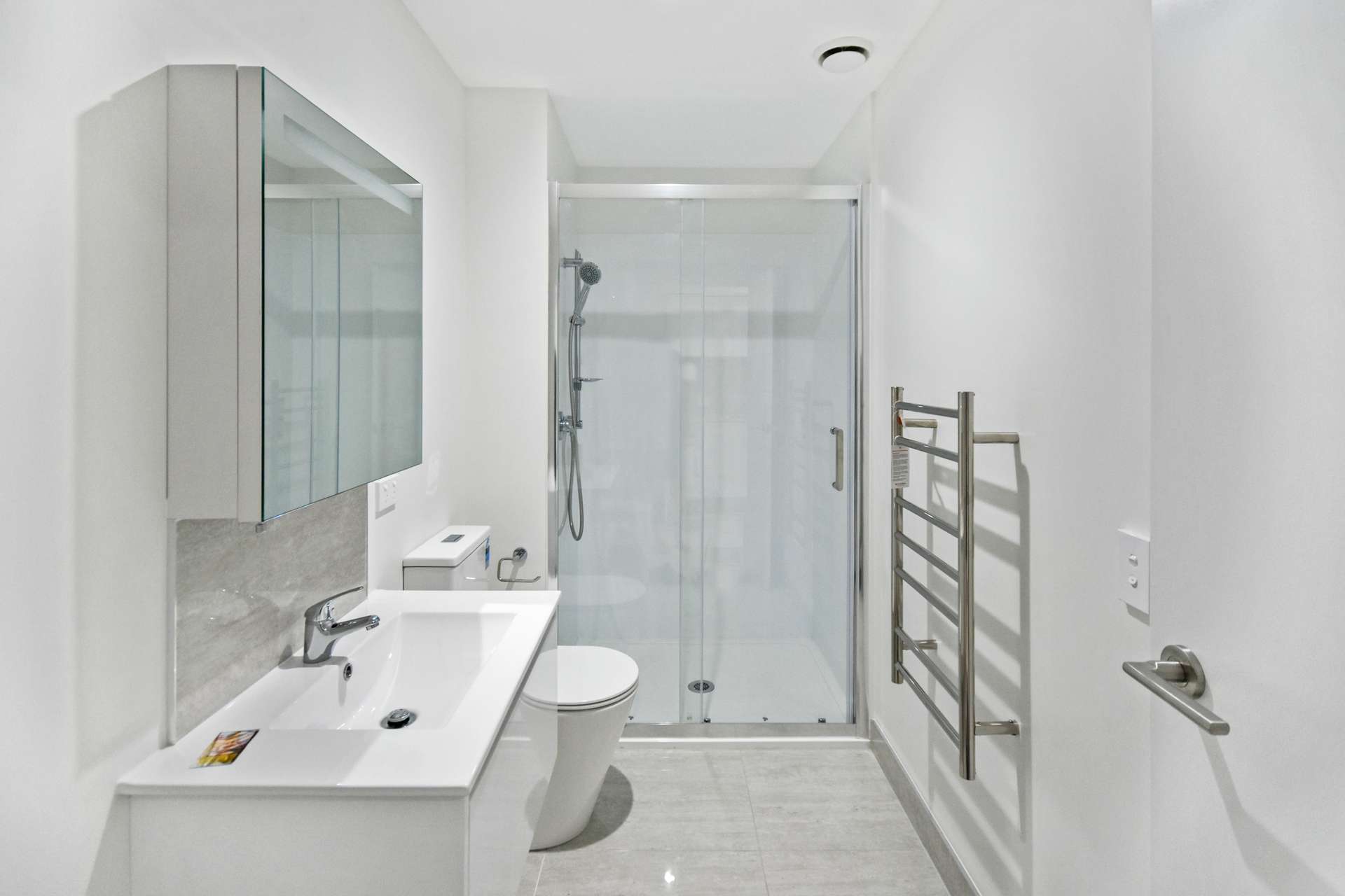 211/8 Gray Avenue photo 10
