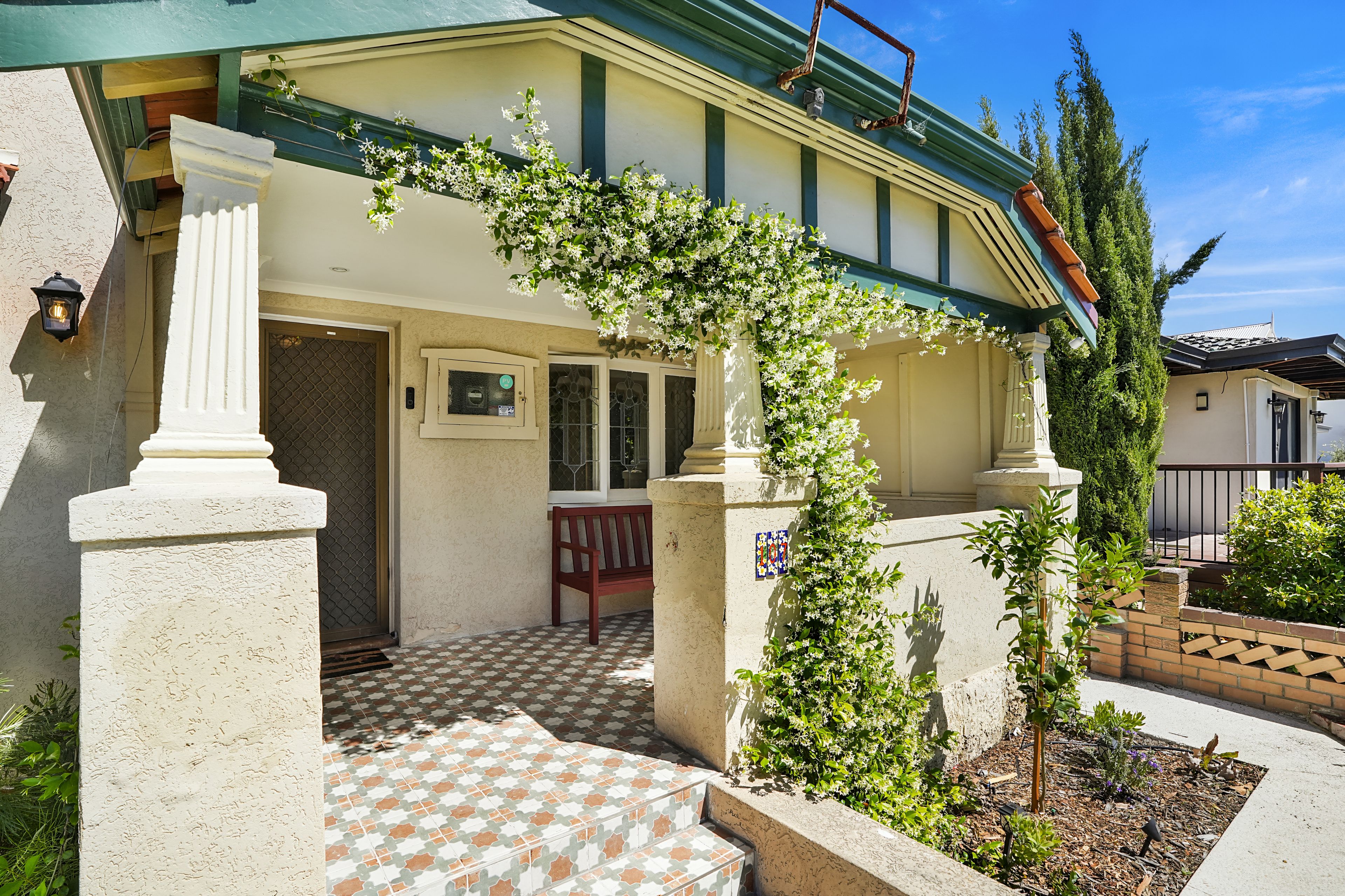 107 Shakespeare Street — photo 3 of 30