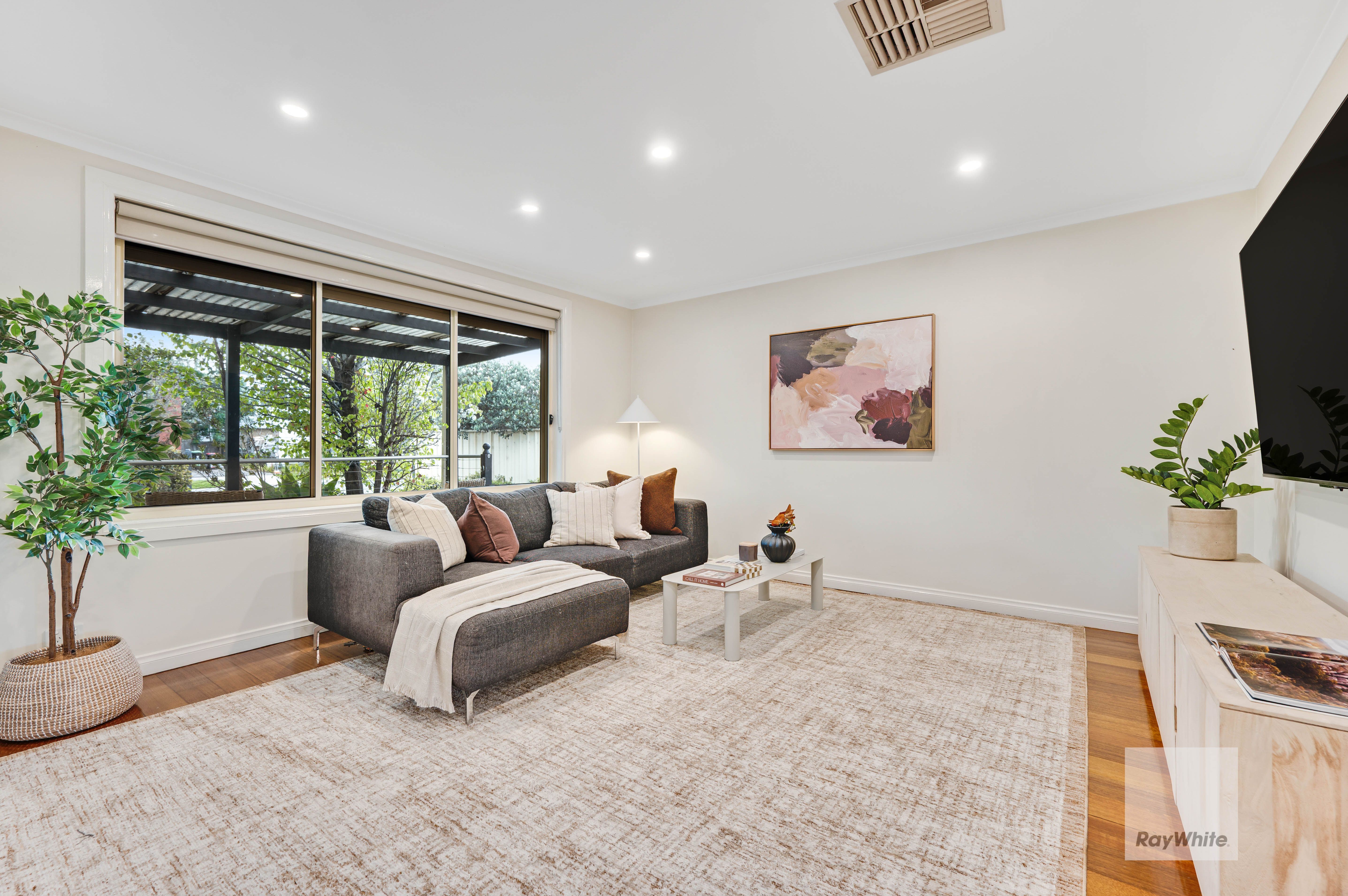 6 Sutton Close — photo 7 of 30