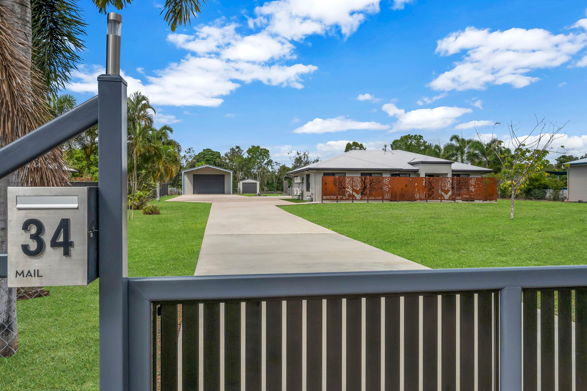 34 Toolakea Beach Road, Bluewater, QLD 4818