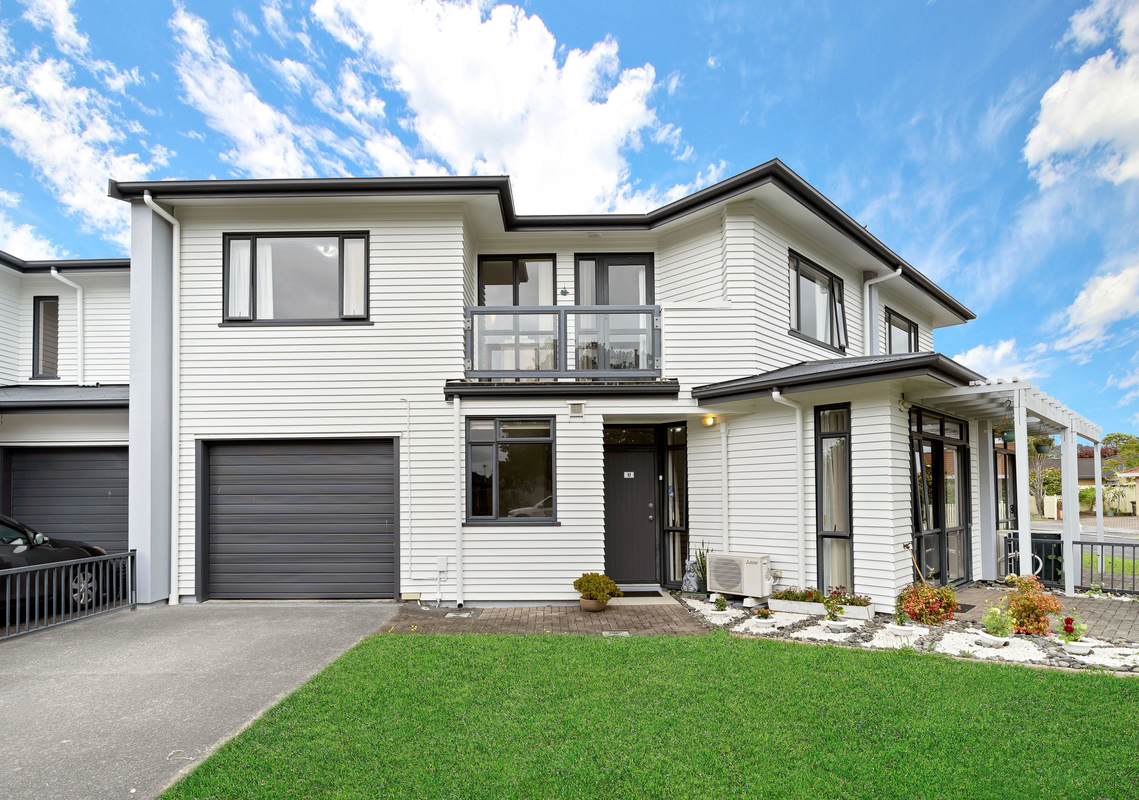 17/2 Armoy Drive, East Tamaki, Manukau City