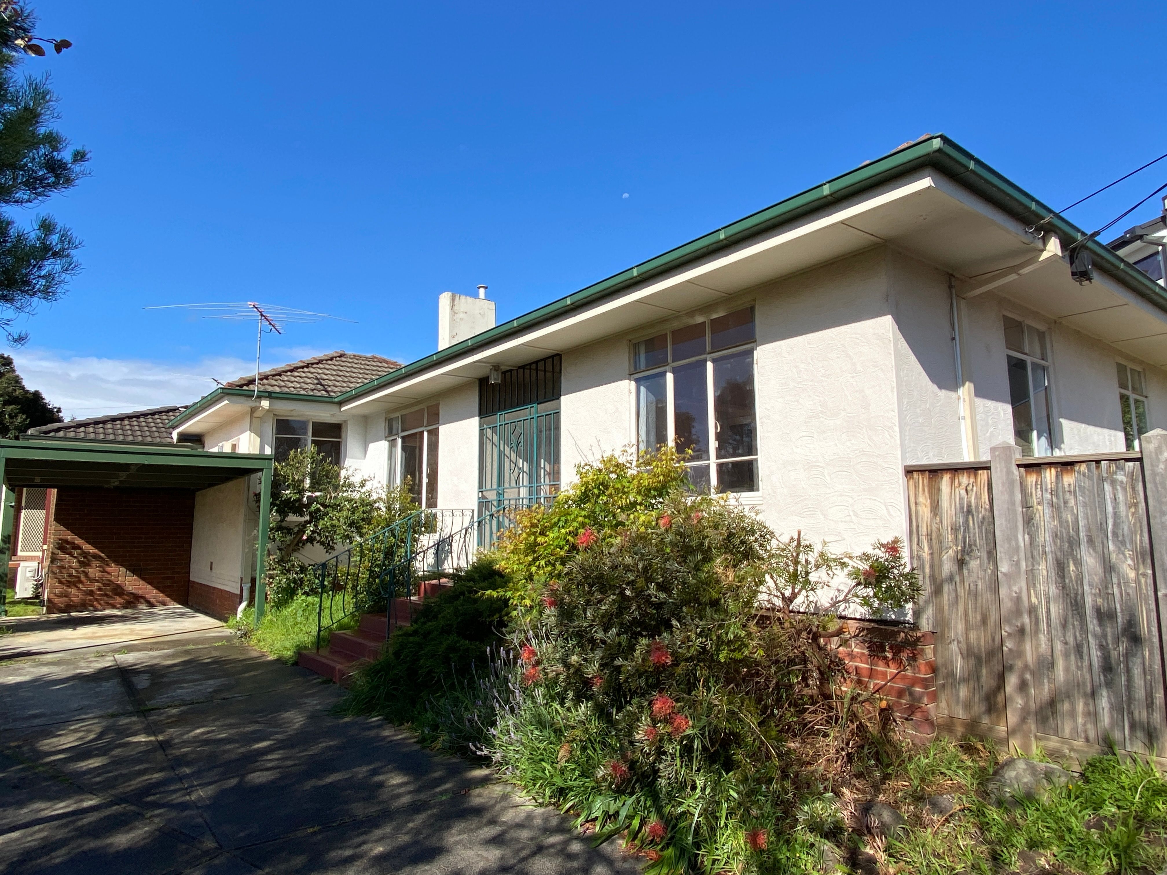 1/6 Myora Court — photo from Ray White Mount Waverley