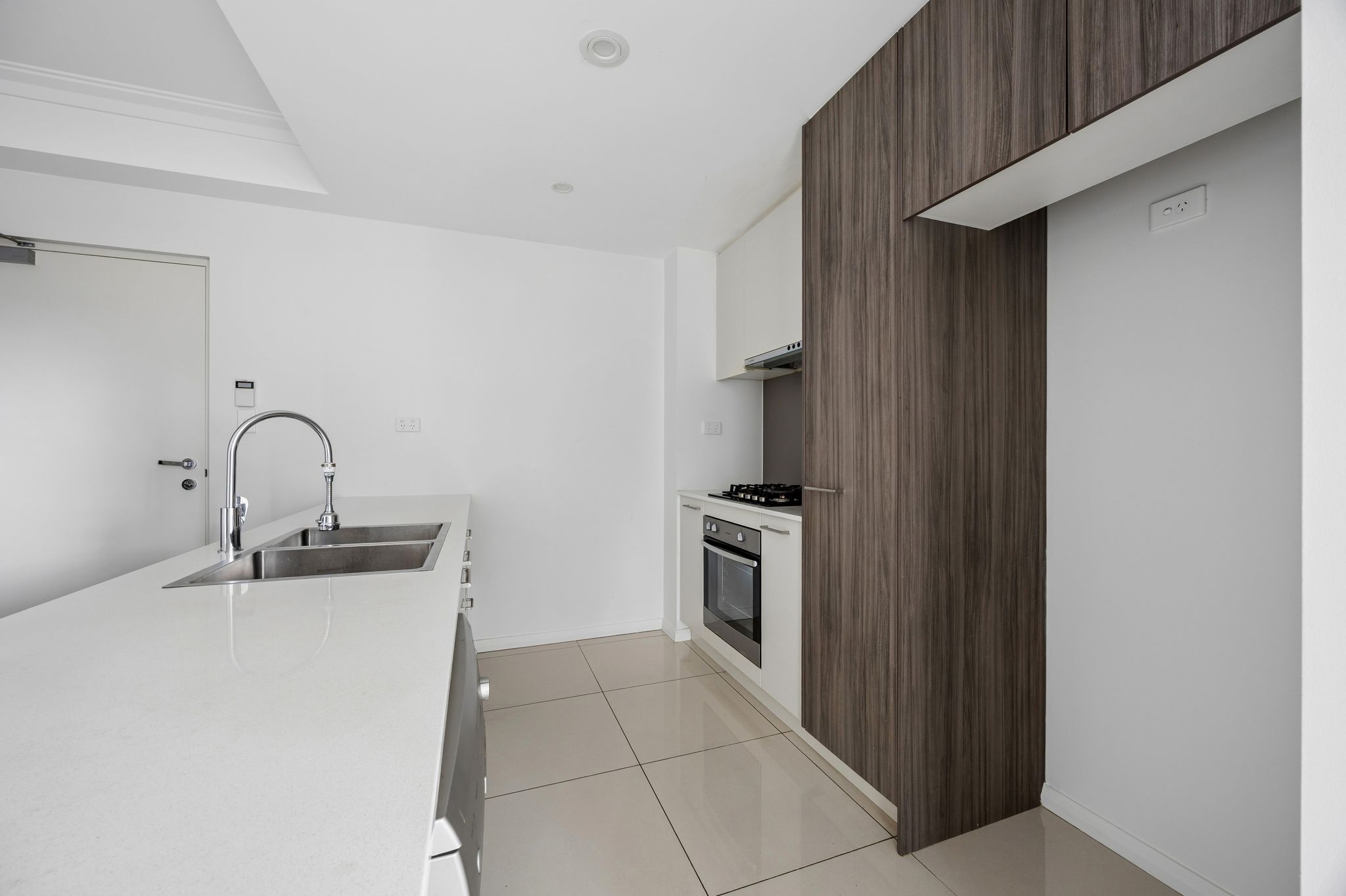 22/13-19 Seven Hills Road — photo 5 of 14