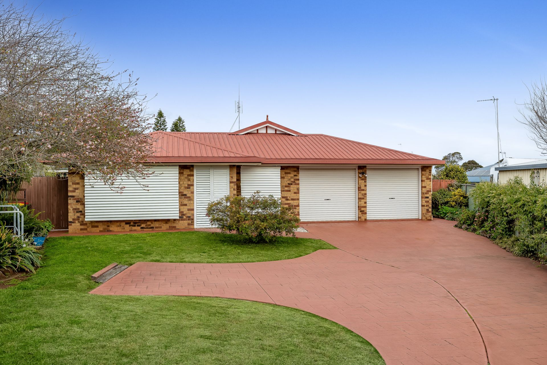 2 Wirraway Drive, Wilsonton, QLD 4350