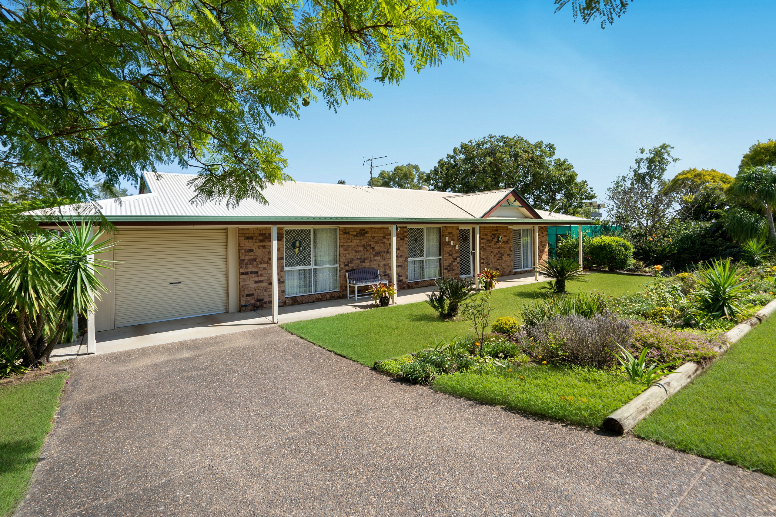 2 Hewett Drive, Regency Downs, QLD 4341