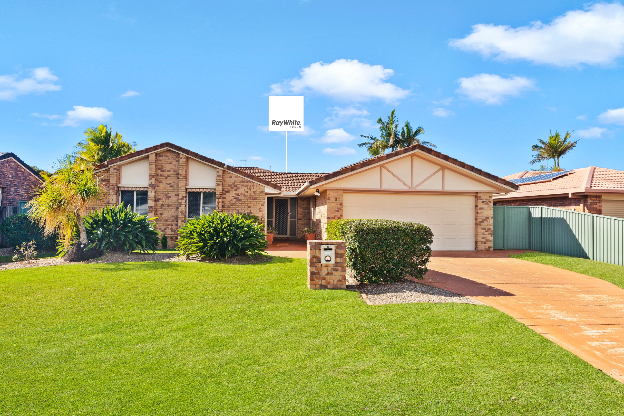 8 Harris Court, Currumbin Waters, QLD 4223