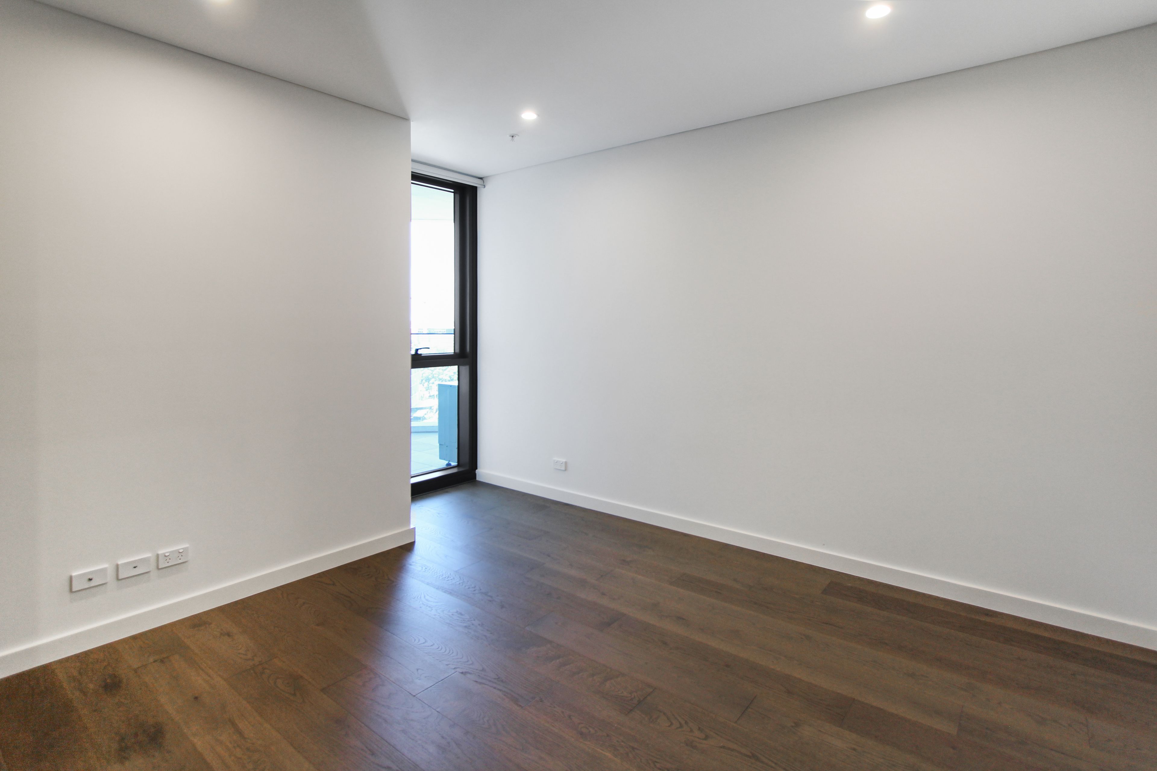 1605B/101 Waterloo Road — photo 8 of 9