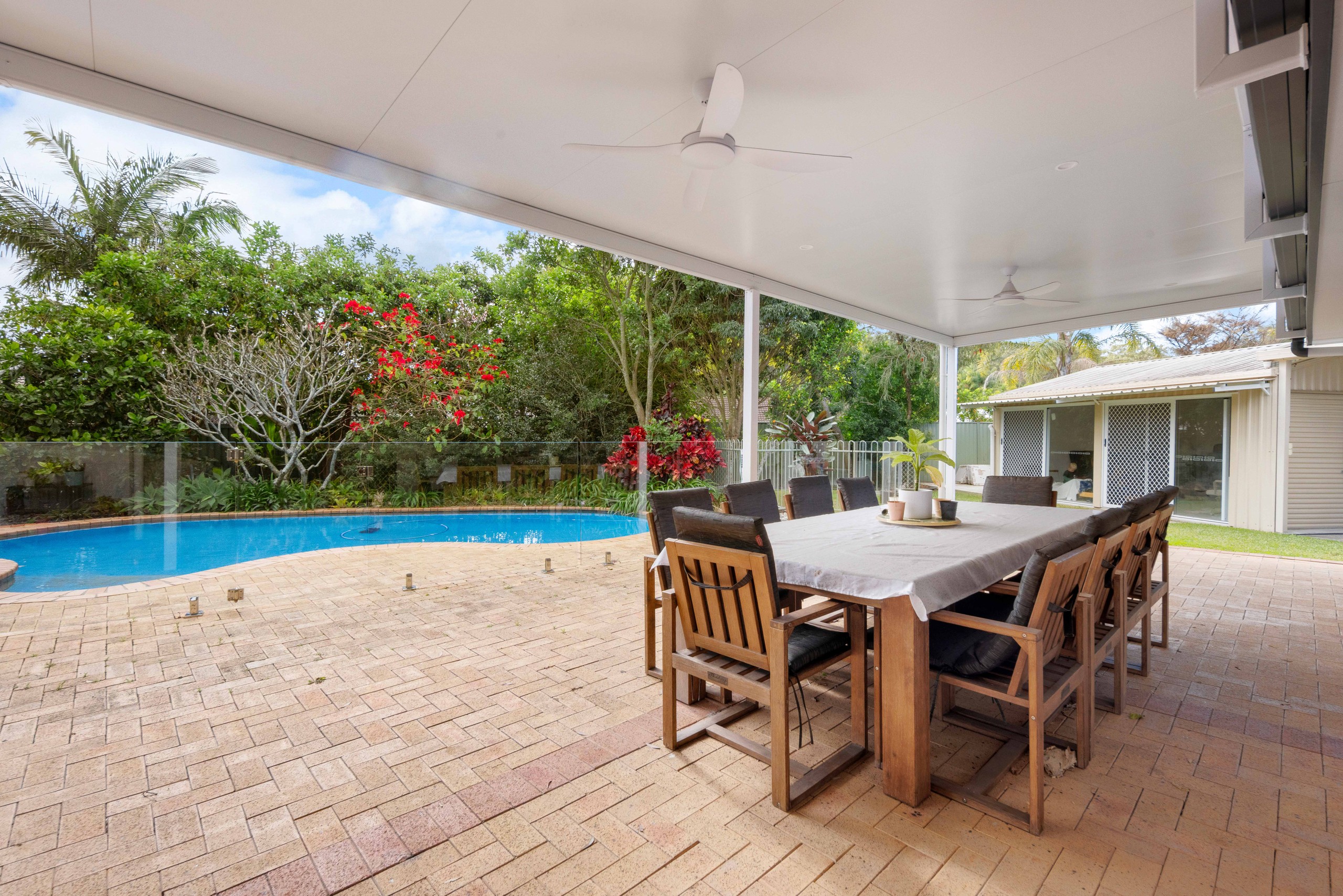 39 Manakin Avenue, Burleigh Waters, QLD 4220