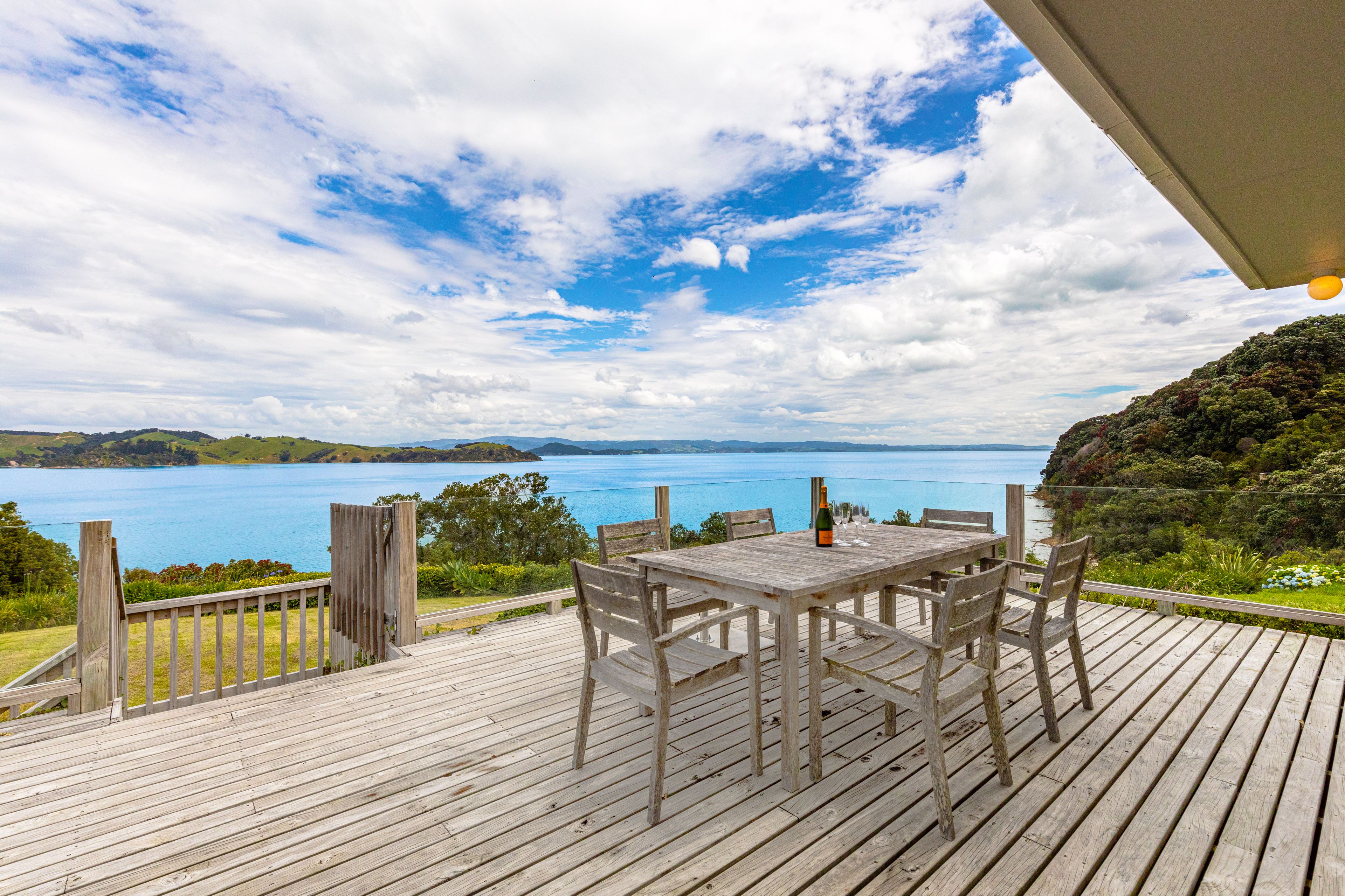 4 Hunterville Road, Orapiu, Waiheke Island 1971 Sold House Ray