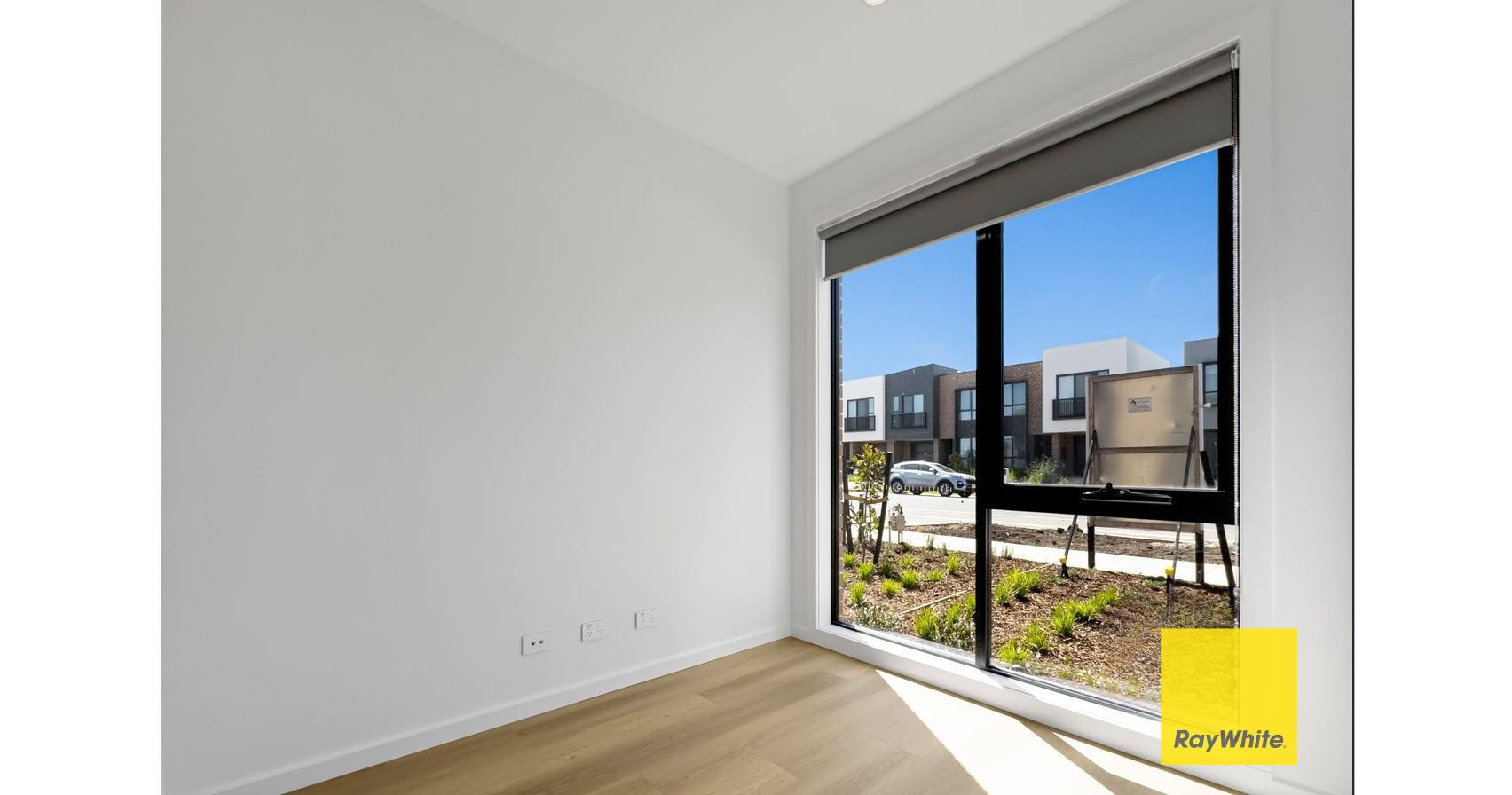 36 Elmhurst Avenue — photo 3 of 14