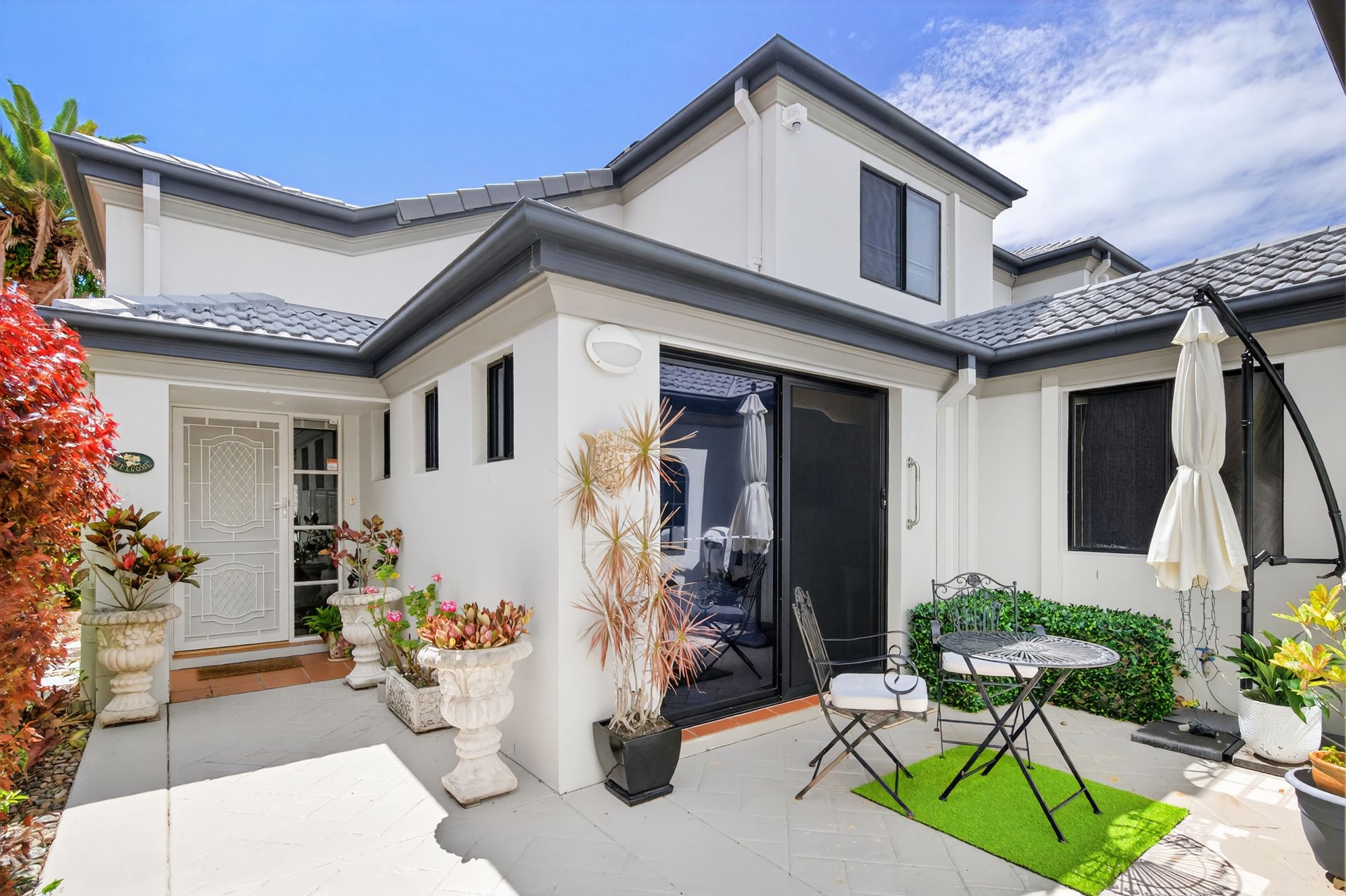 27/2 Bronberg Court, Southport, QLD 4215