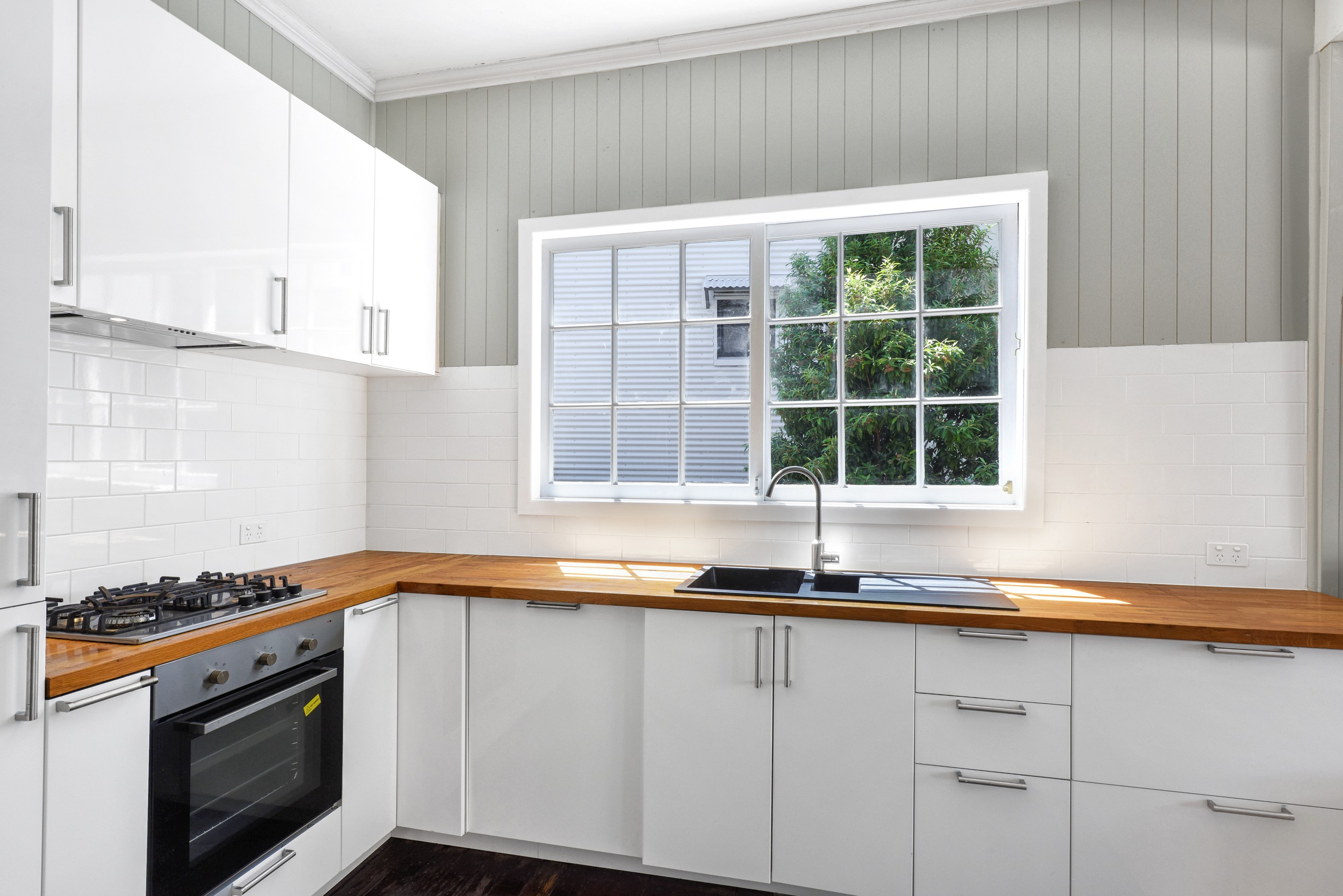411 Sandgate Road, Albion, QLD 4010