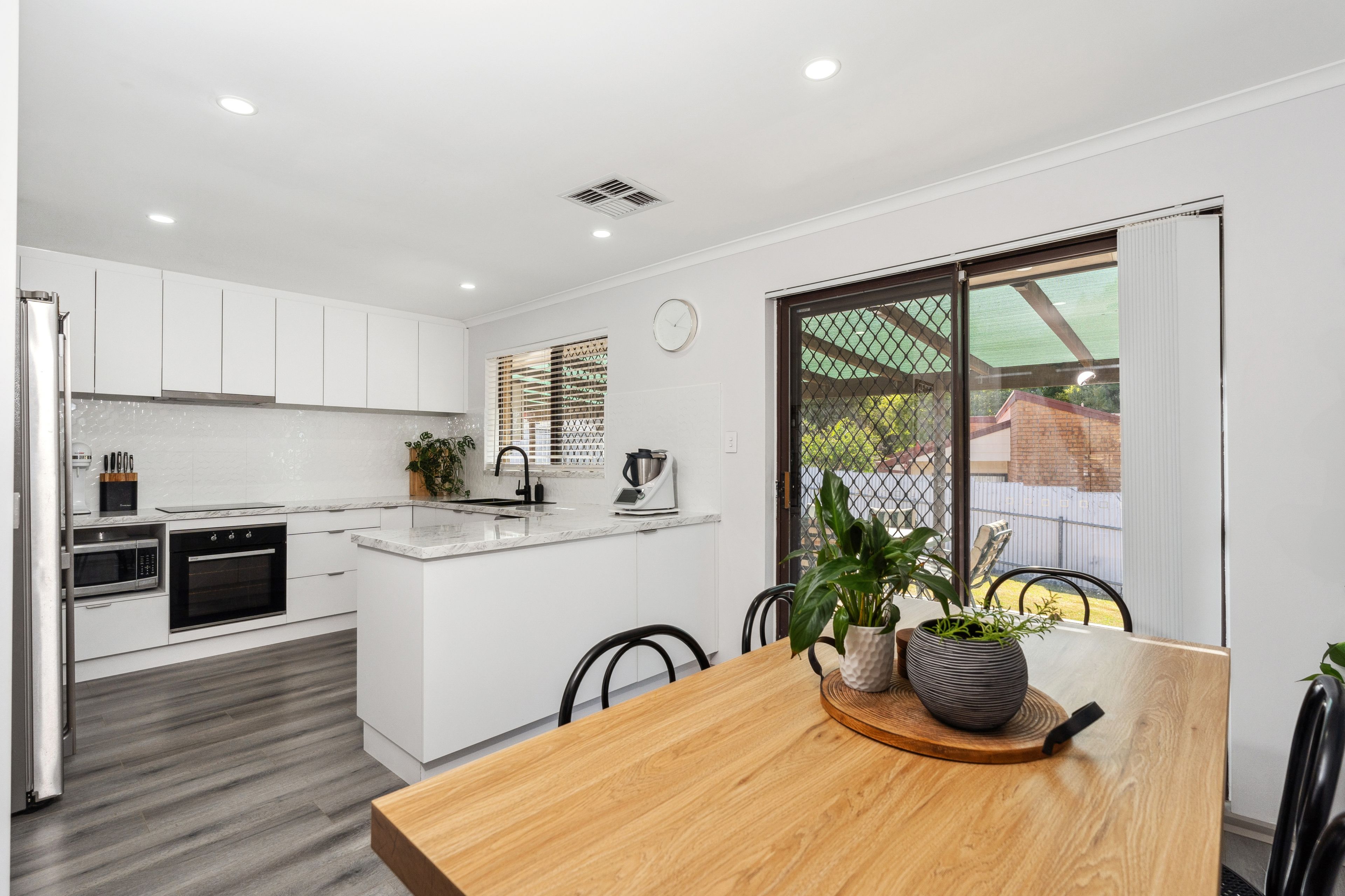 6 Ellis Avenue — photo 3 of 11