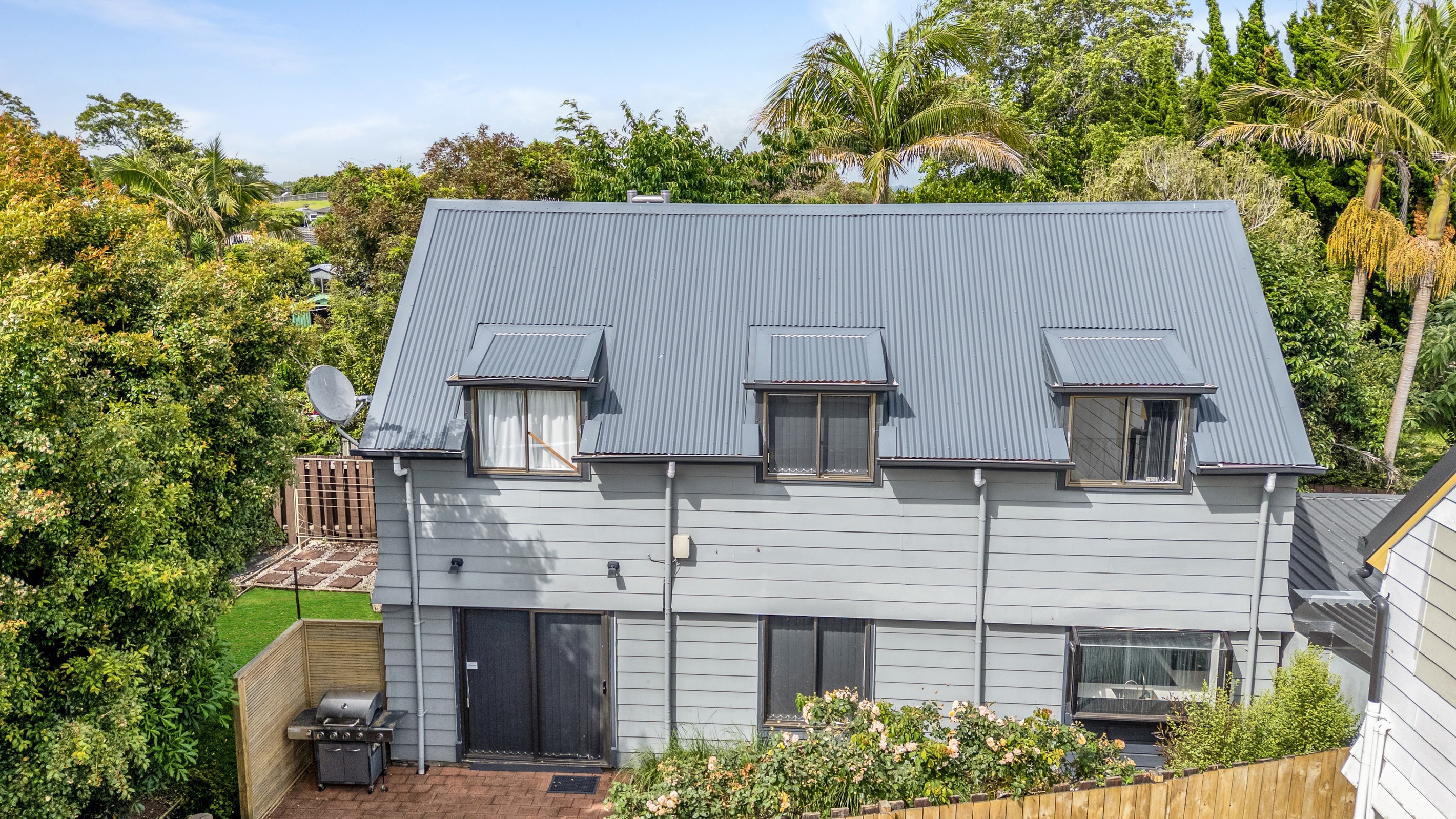 2/31 Challen Close, Conifer Grove, Manukau City