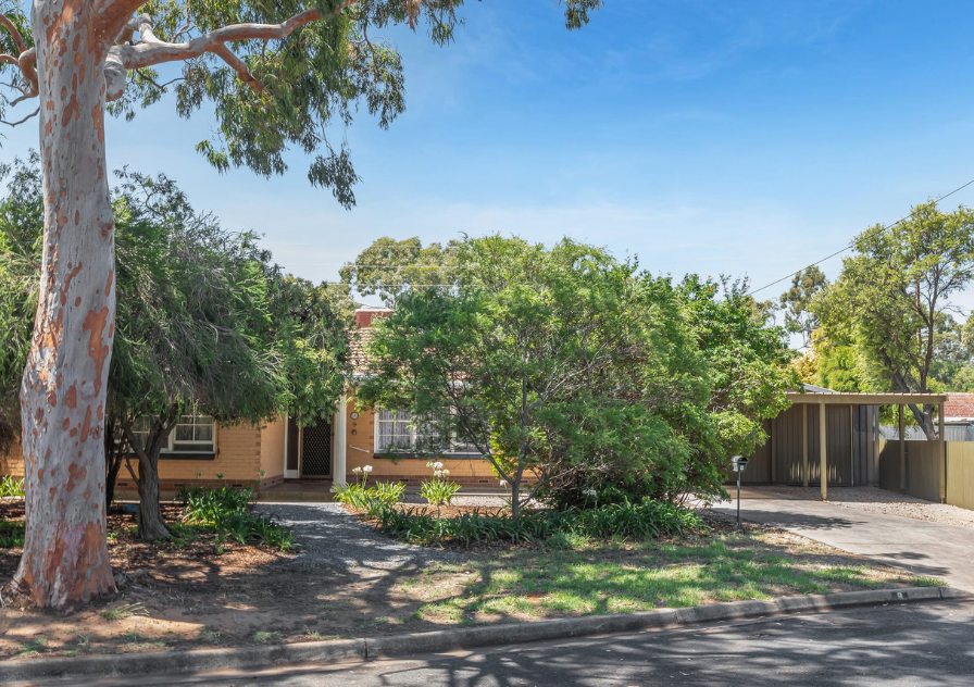9 Walnut Avenue — photo from Ray White Albert Park