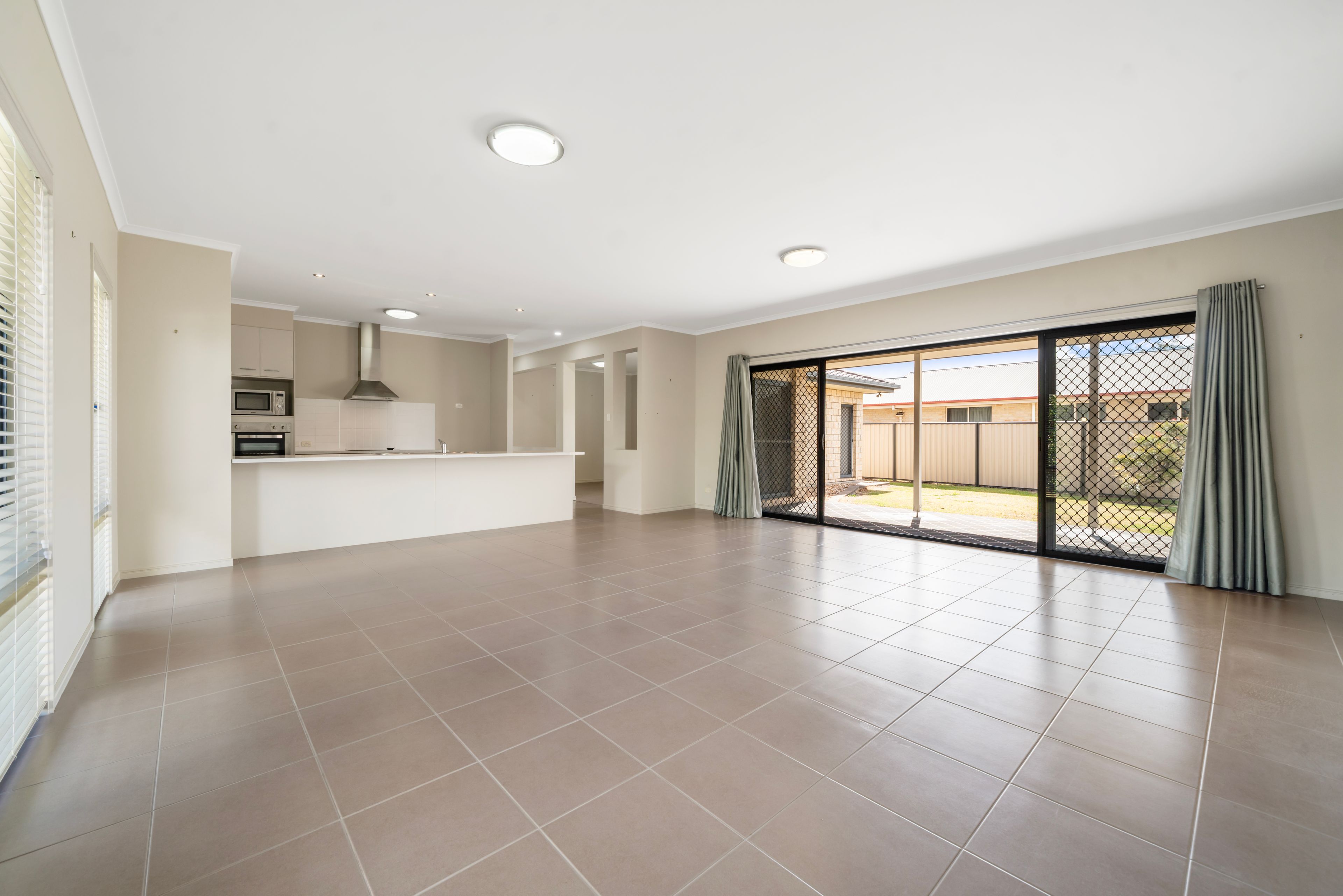 7 Woodhurst Court — photo 5 of 23