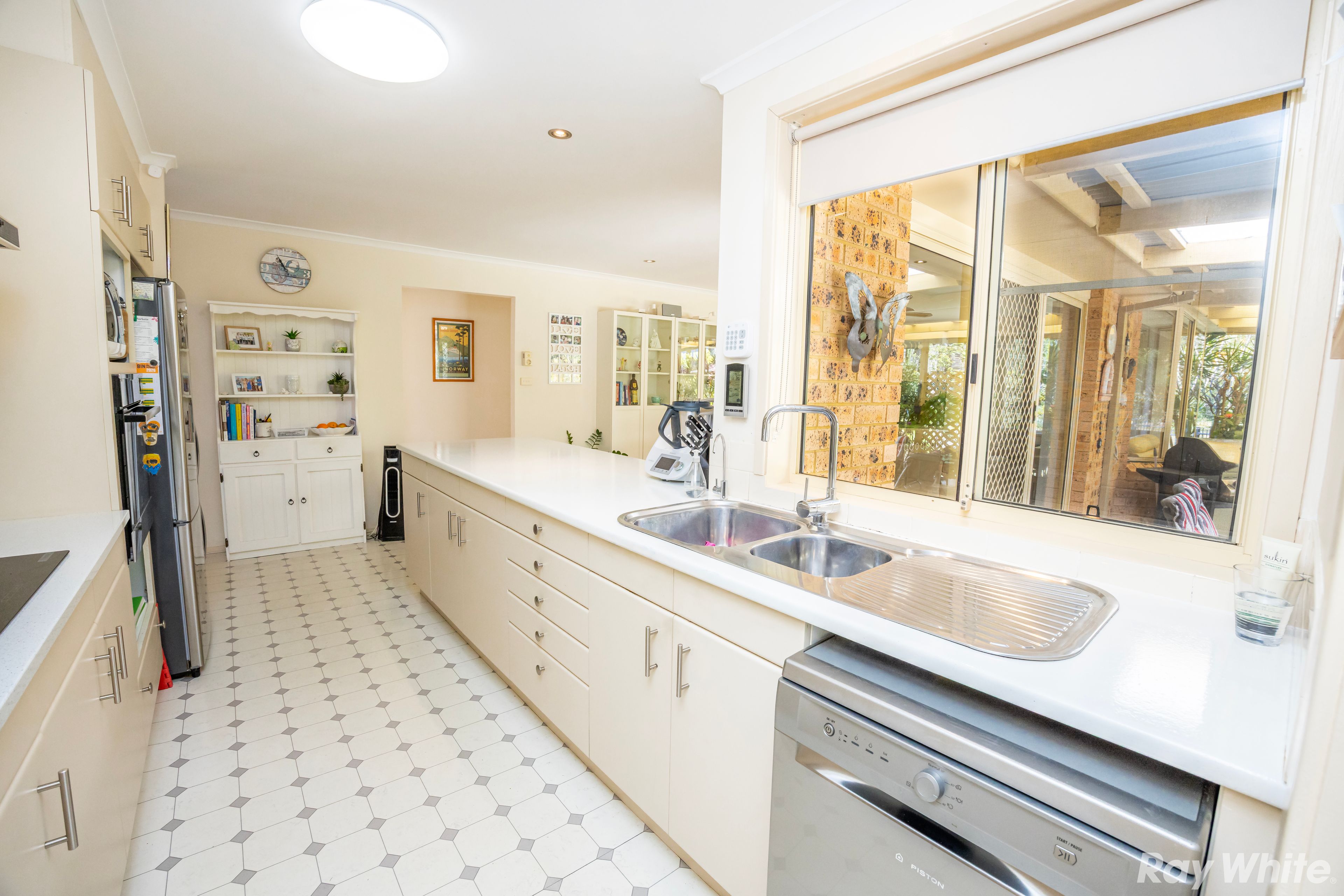 18 Wright Close — photo 4 of 12