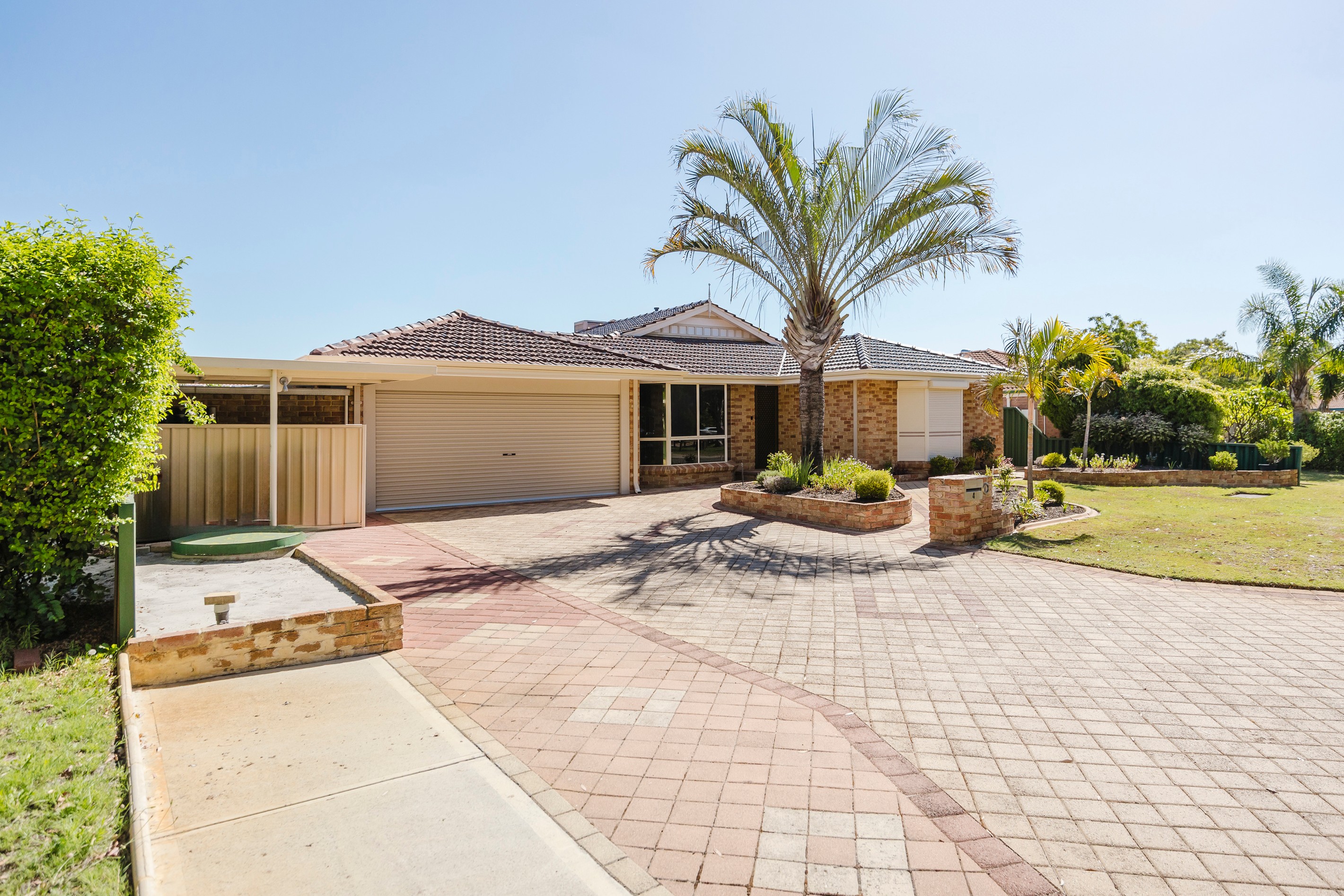 4 Stradbroke Place, Ballajura, WA 6066