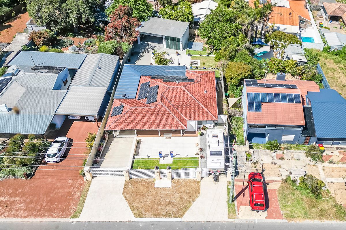 18 Whitfield Drive, Two Rocks, WA 6037