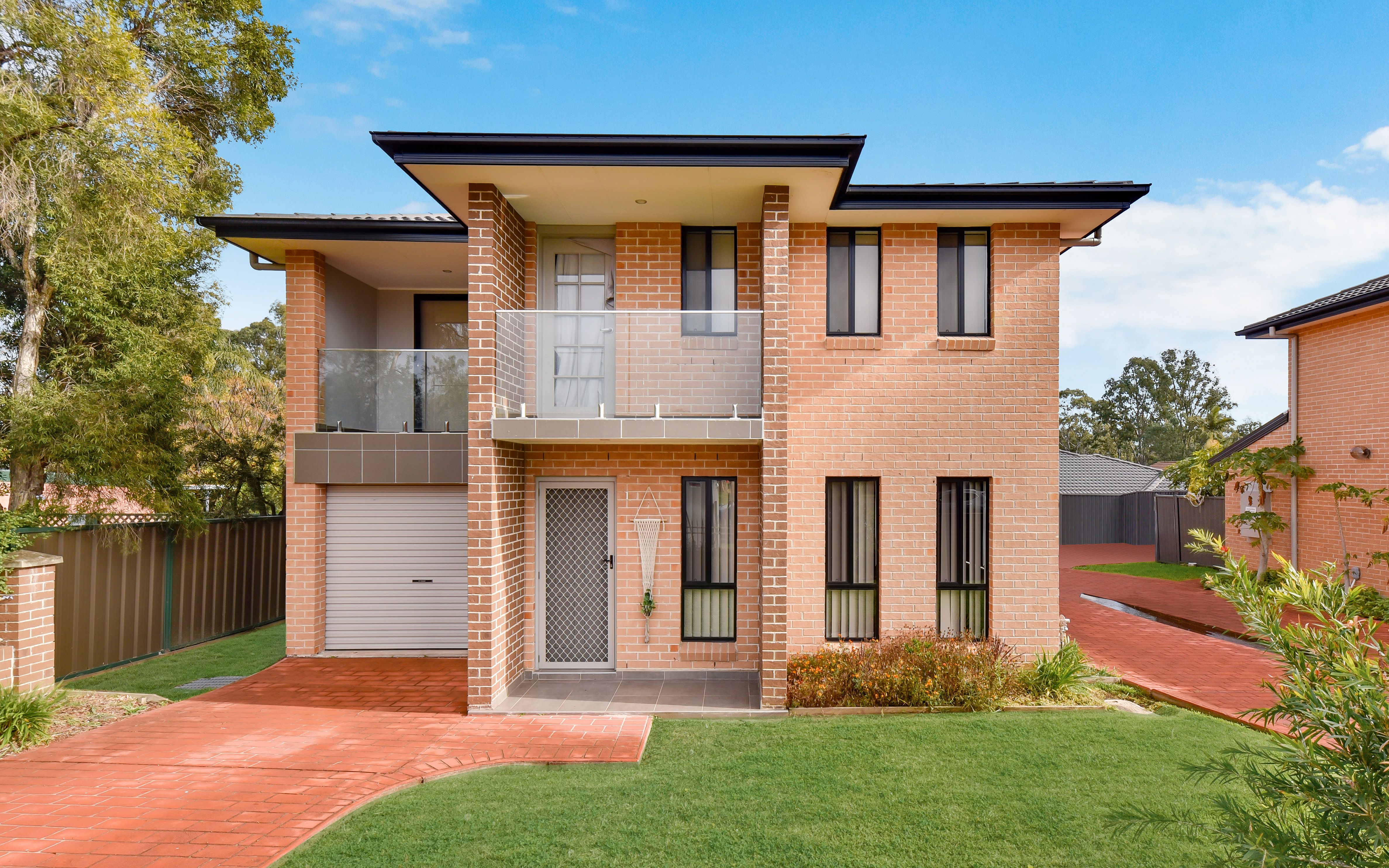 33 Blackwood Avenue, Minto NSW 2566