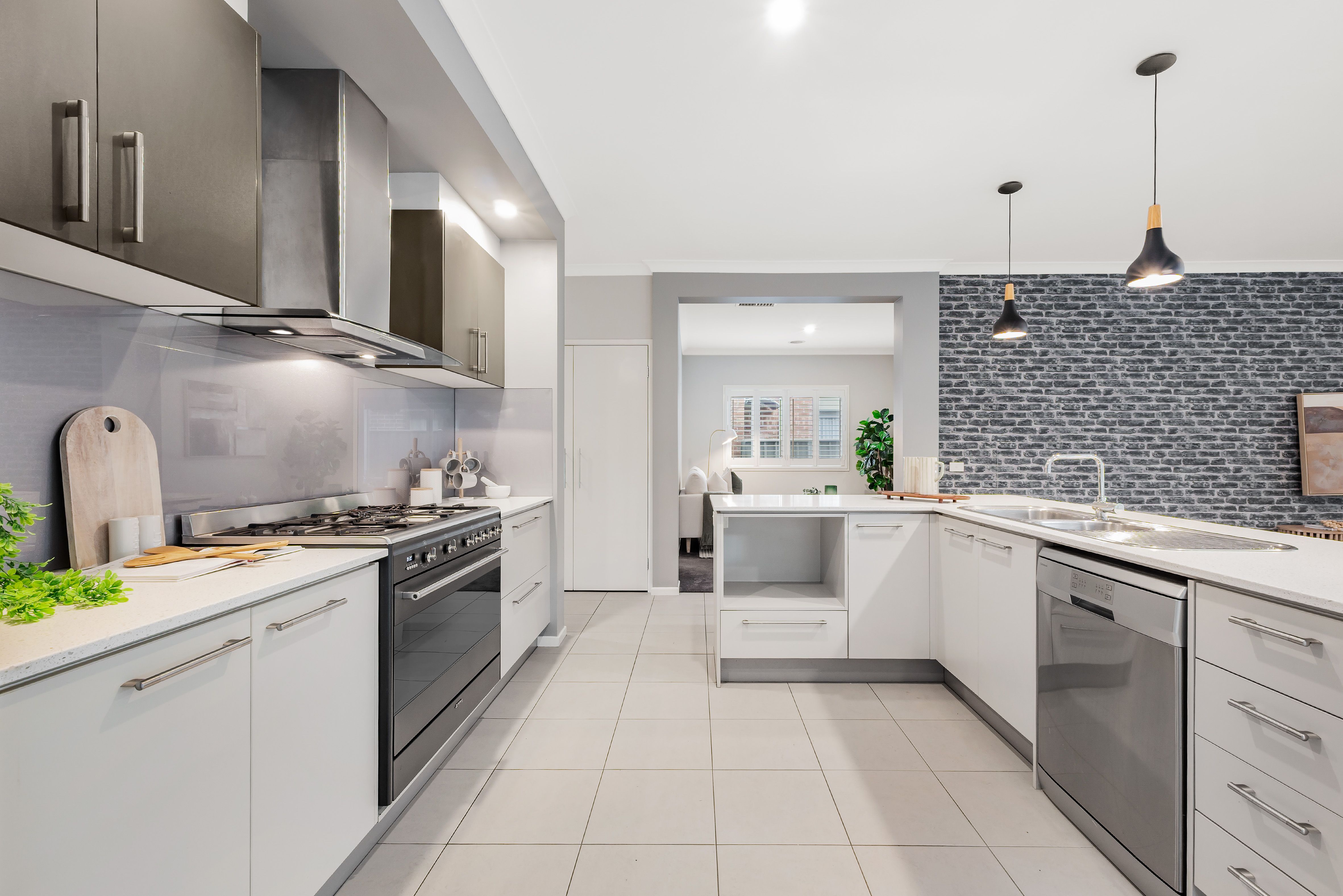 14 Elmore Way — photo 4 of 16