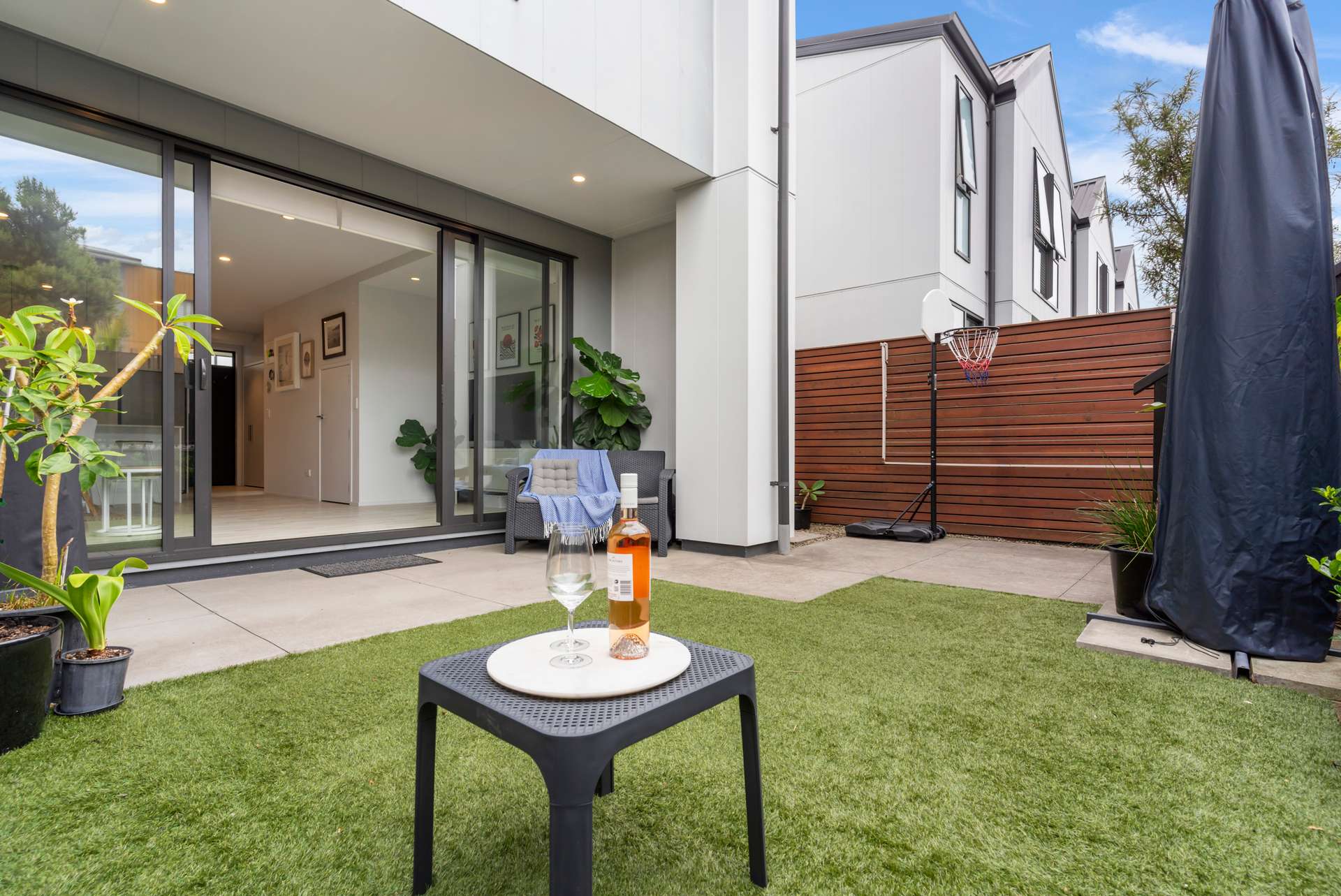 13 Gateway Avenue photo 22