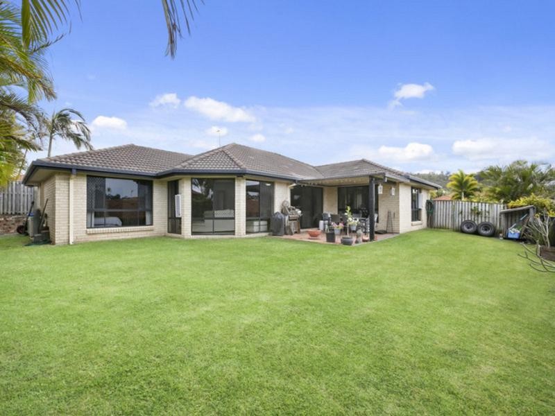 17 Pandora Crescent, Pacific Pines, QLD 4211