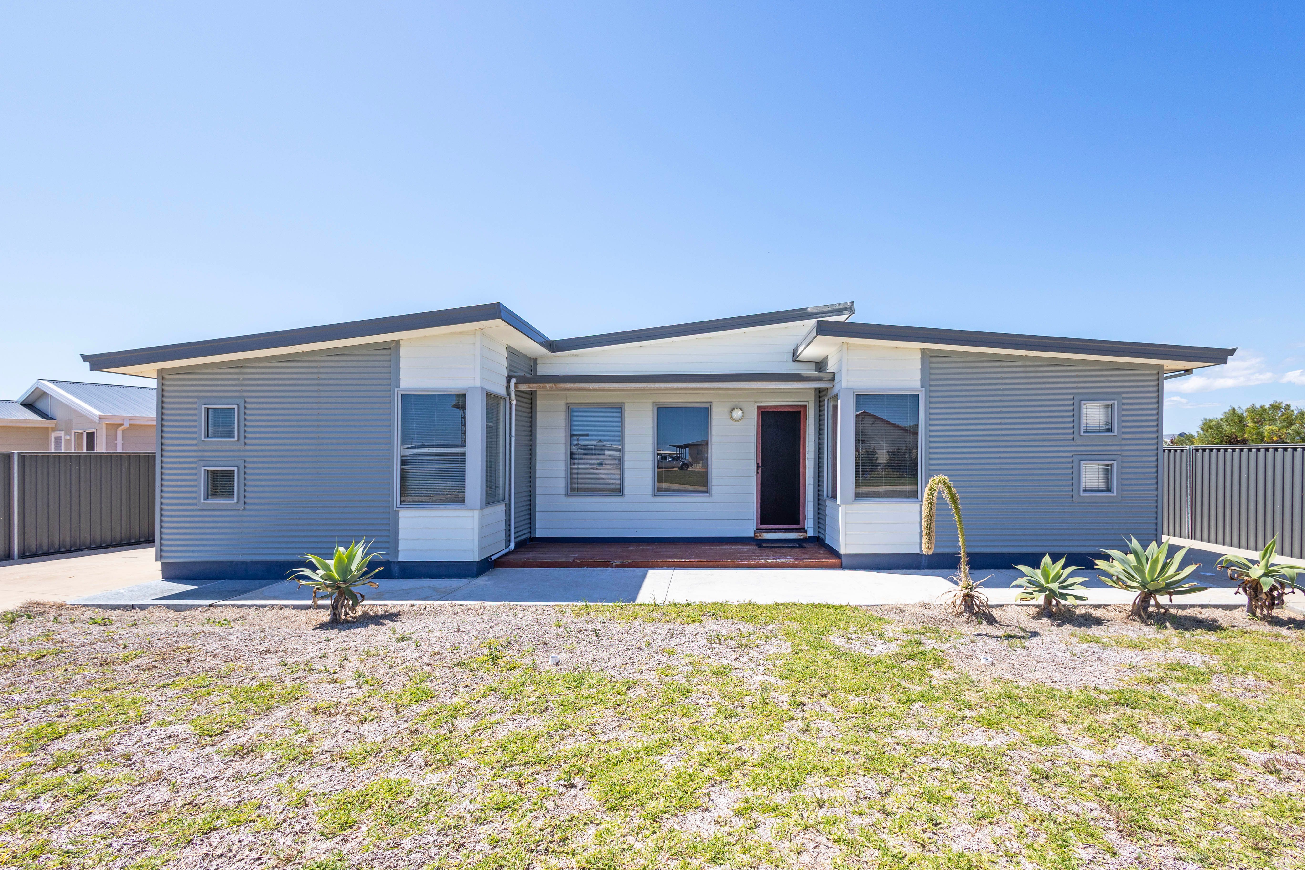 28 Worthington Street, Green Head, WA 6514