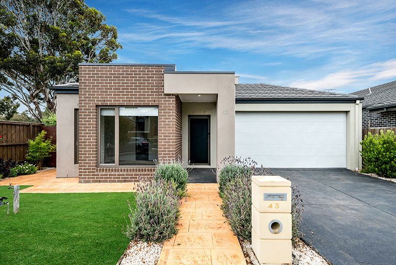 43 Applegum Drive, South Morang, VIC 3752
