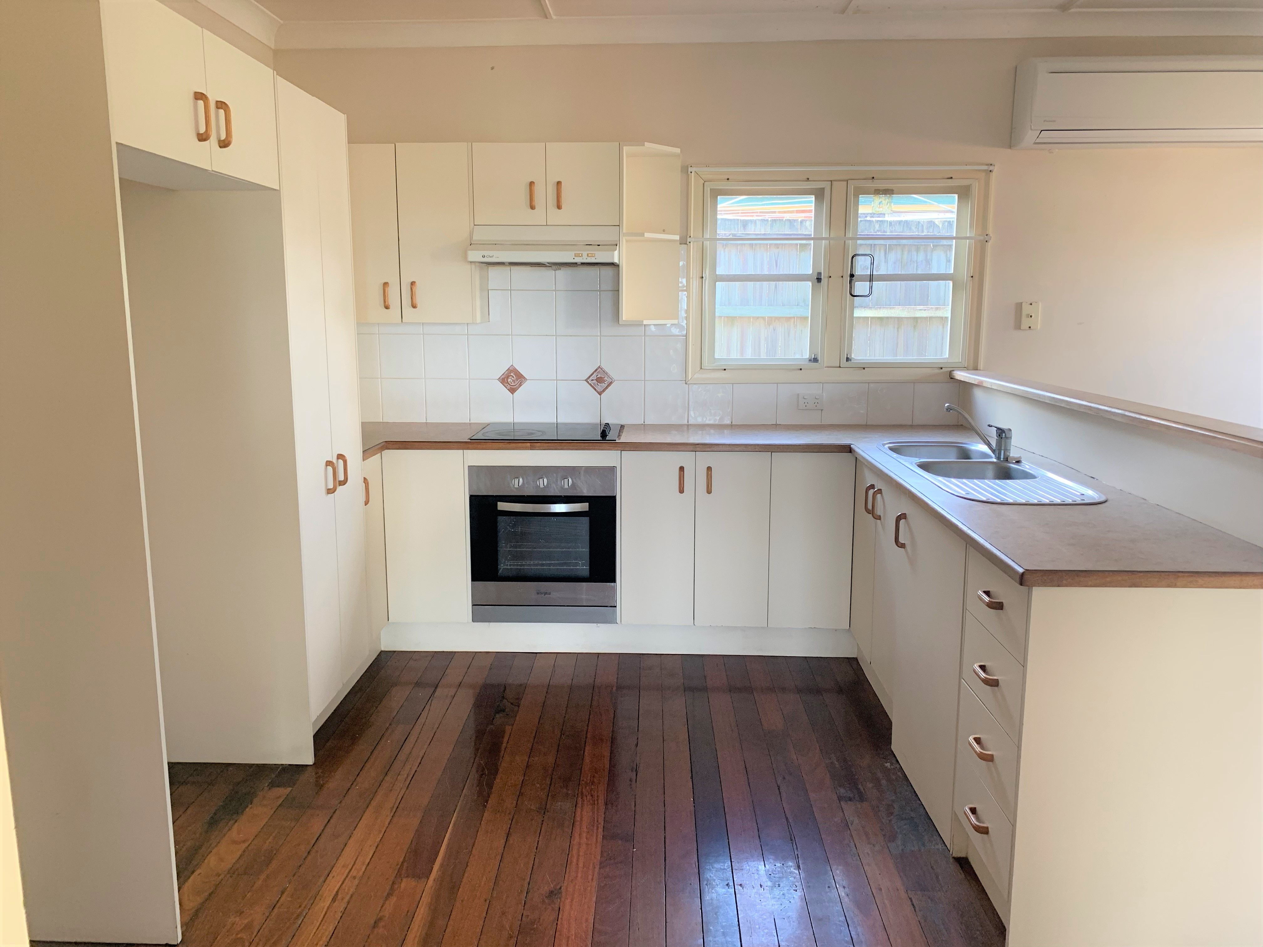 523 Warrigal Road, Eight Mile Plains, QLD 4113