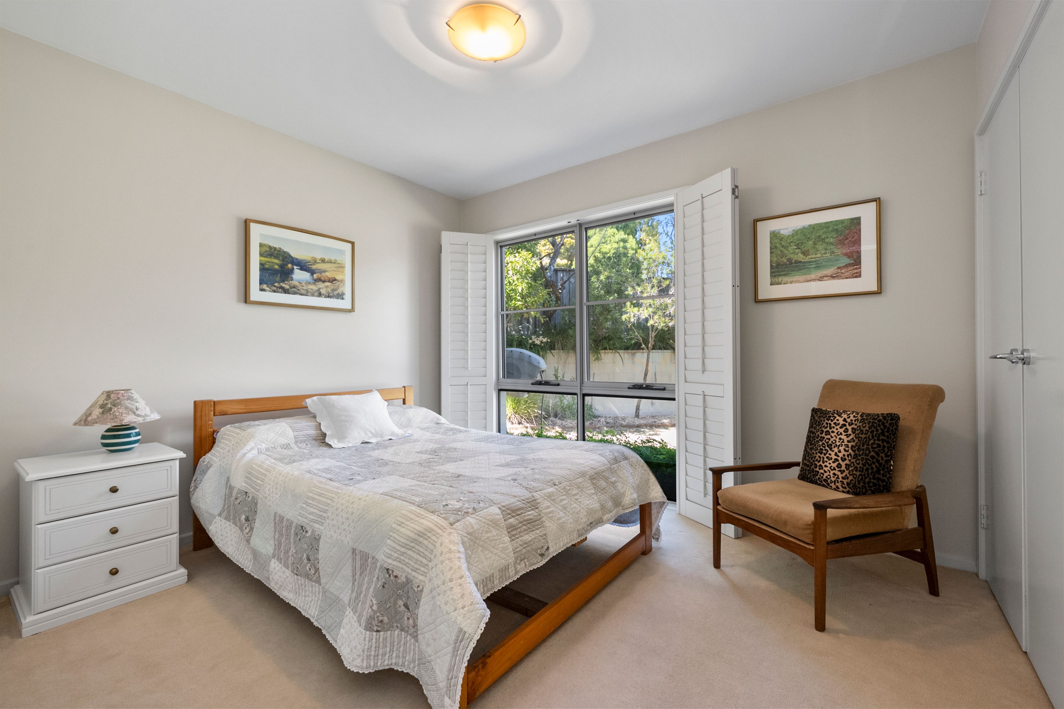 67 Leura Crescent — photo 8 of 12
