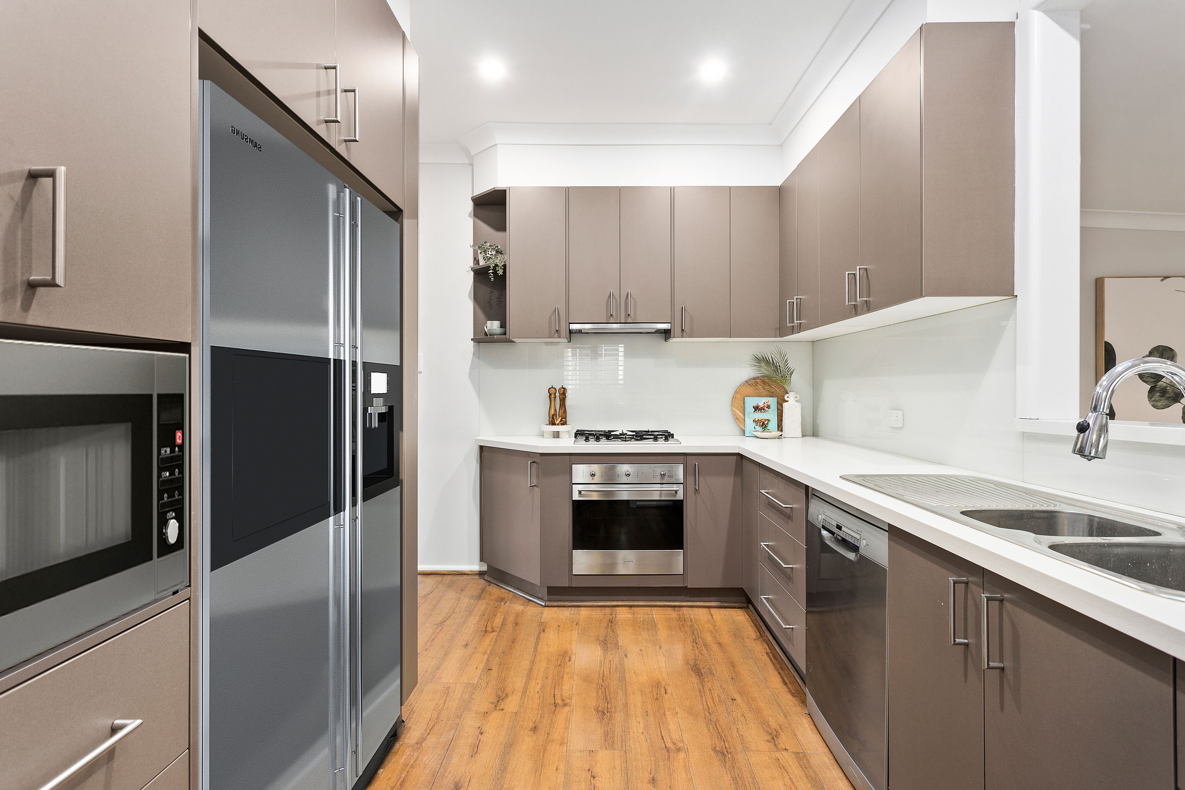 222 Gladstone Avenue, Mount Saint Thomas NSW 2500