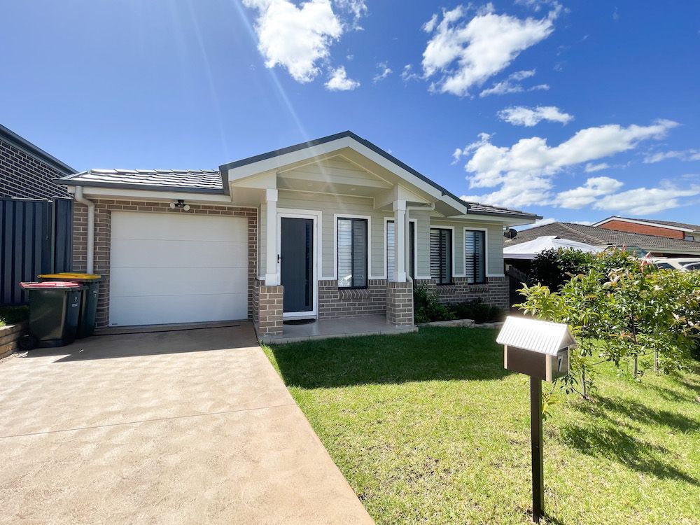 7 Cymbeline Street, Rosemeadow, NSW 2560